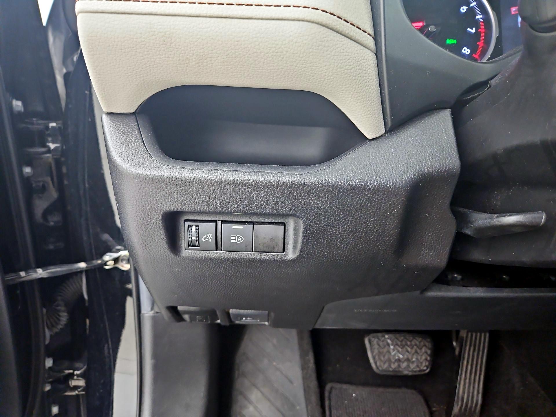 Thumbnail: 2021 Toyota RAV4 - 13