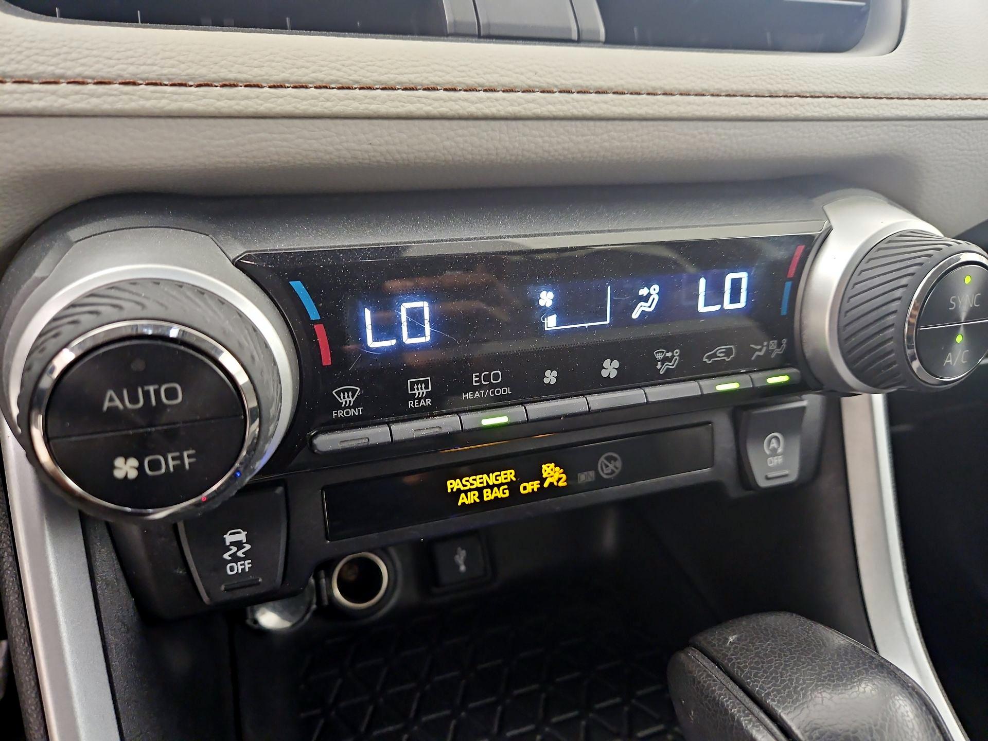 Thumbnail: 2021 Toyota RAV4 - 16