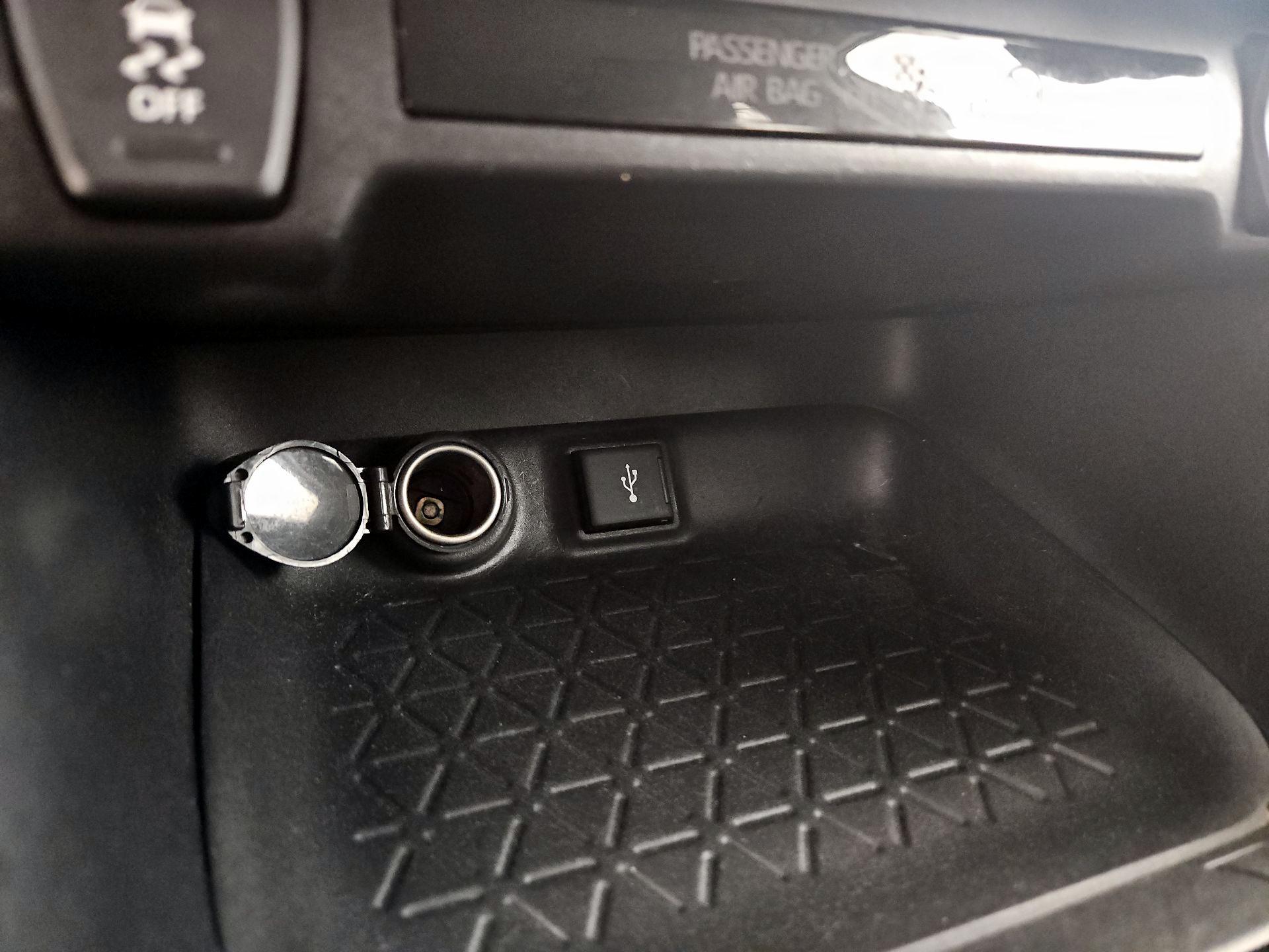 Thumbnail: 2021 Toyota RAV4 - 18