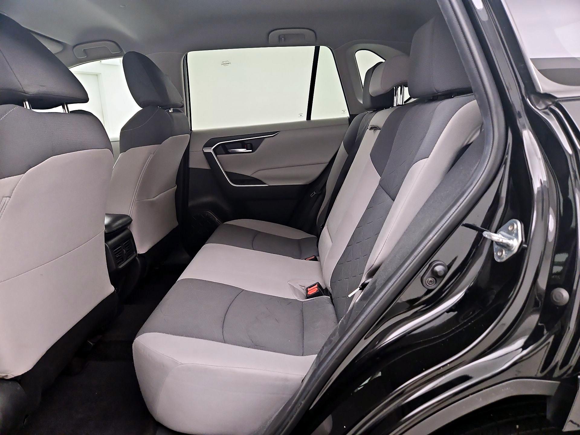 Thumbnail: 2021 Toyota RAV4 - 19