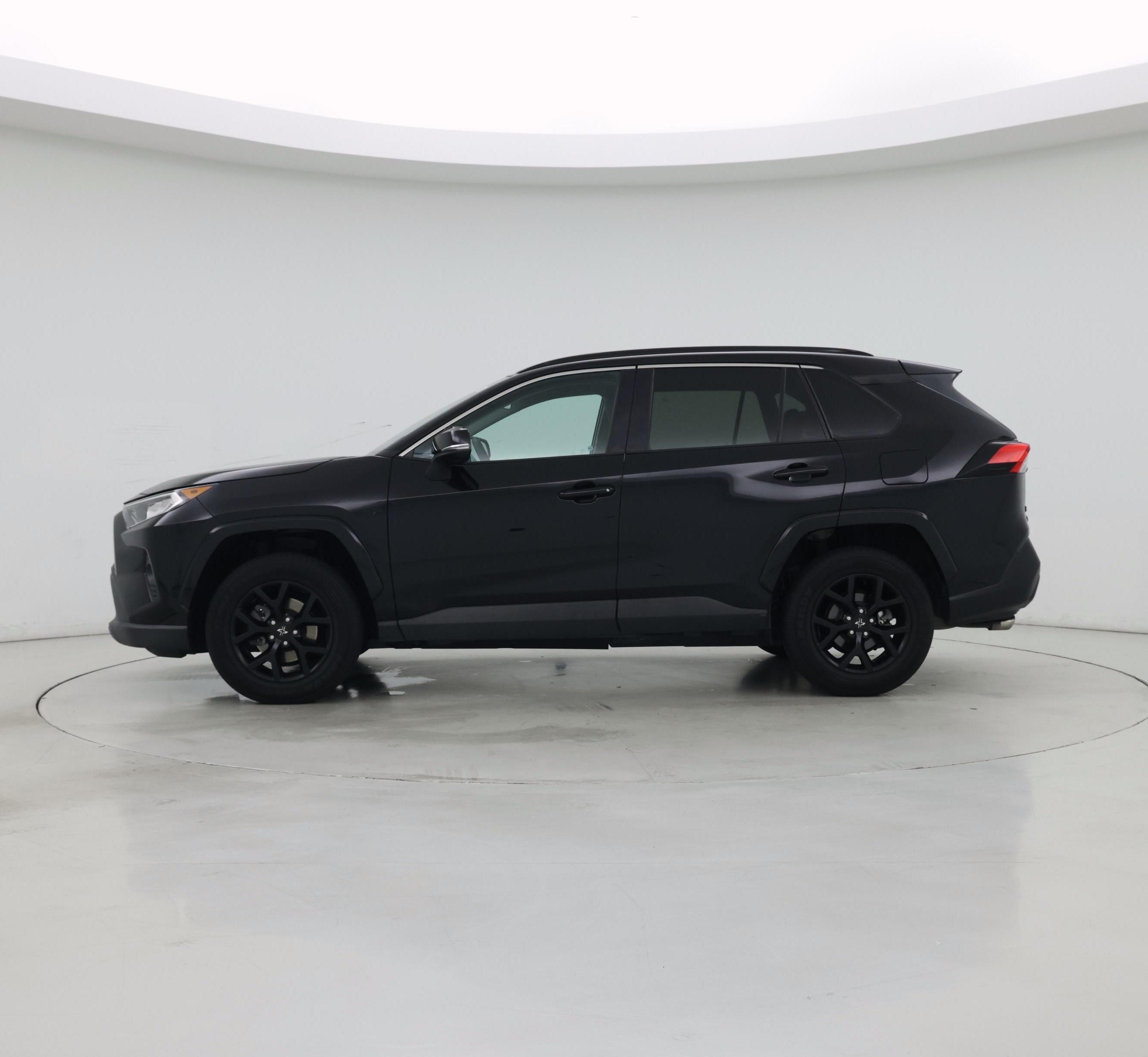 Thumbnail: 2021 Toyota RAV4 - 3