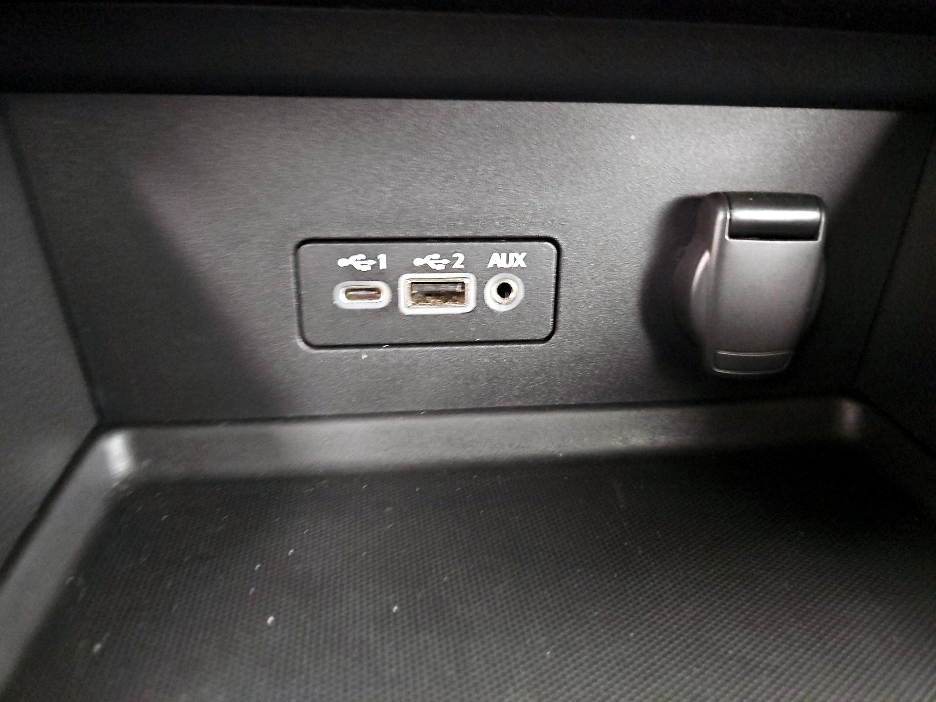 Thumbnail: 2021 Nissan Sentra - 18