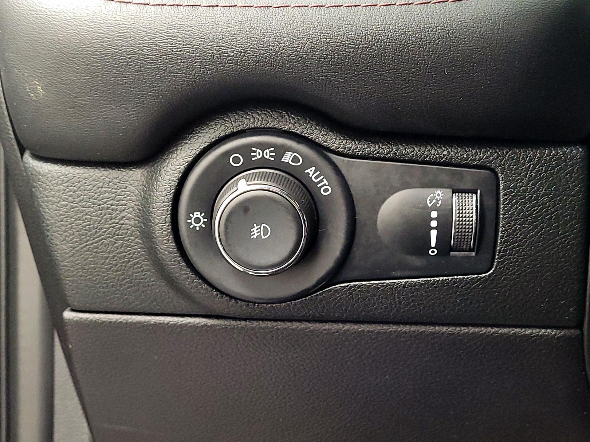 Thumbnail: 2022 Dodge Durango - 13