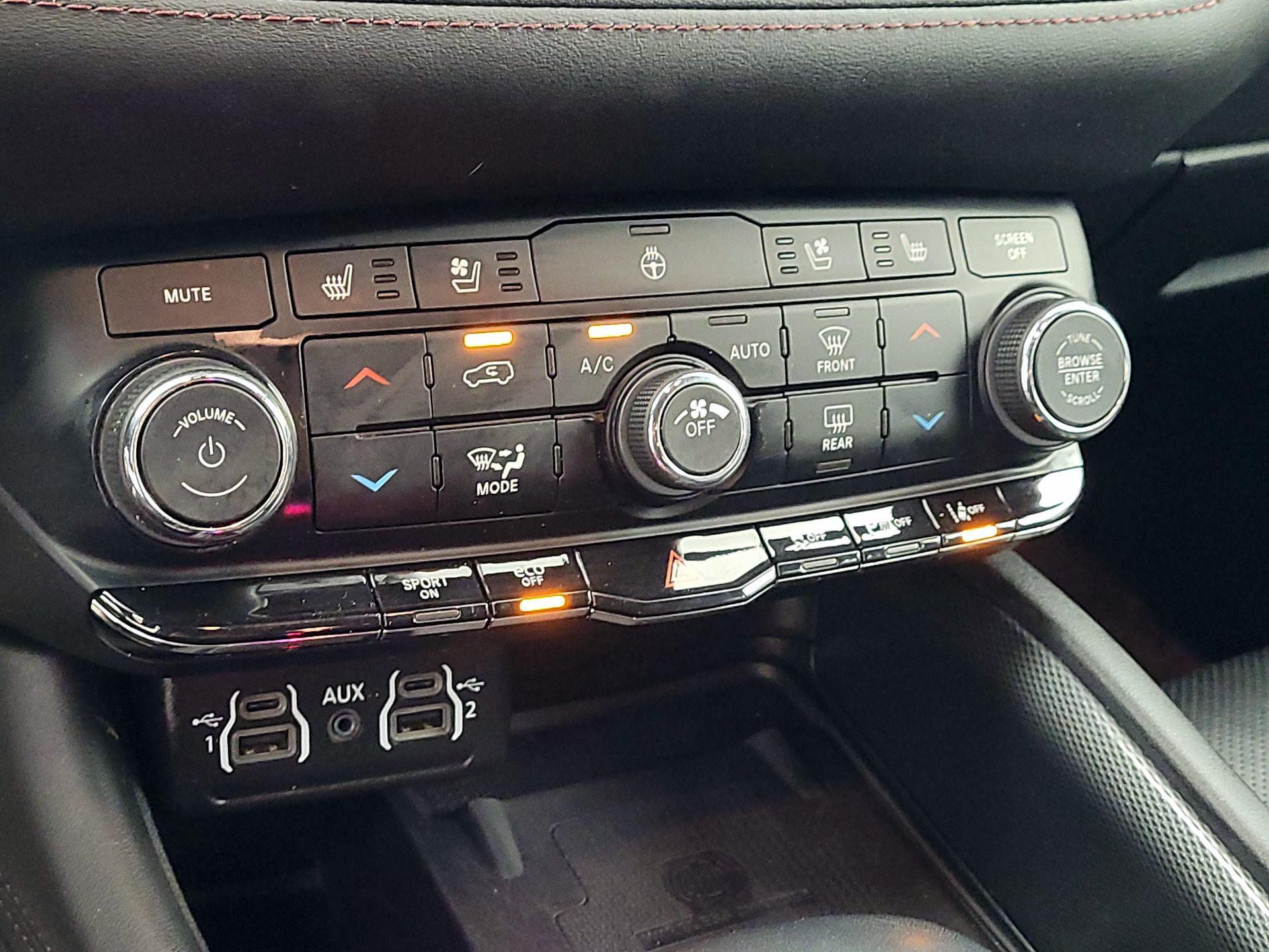 Thumbnail: 2022 Dodge Durango - 16