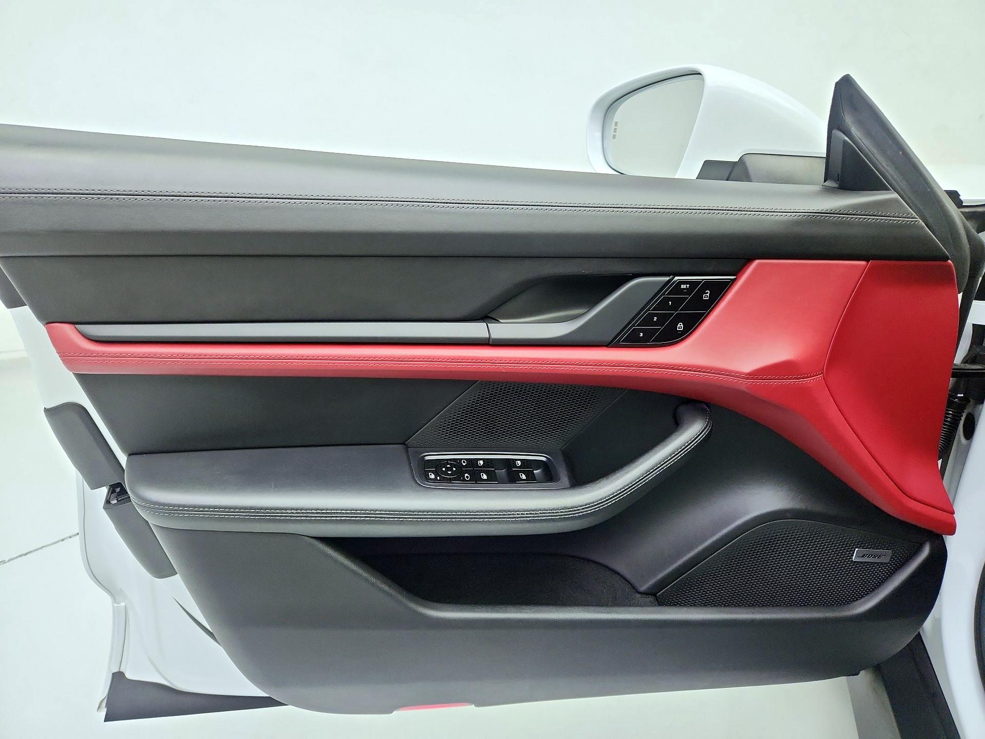 Thumbnail: 2021 Porsche Taycan - 12