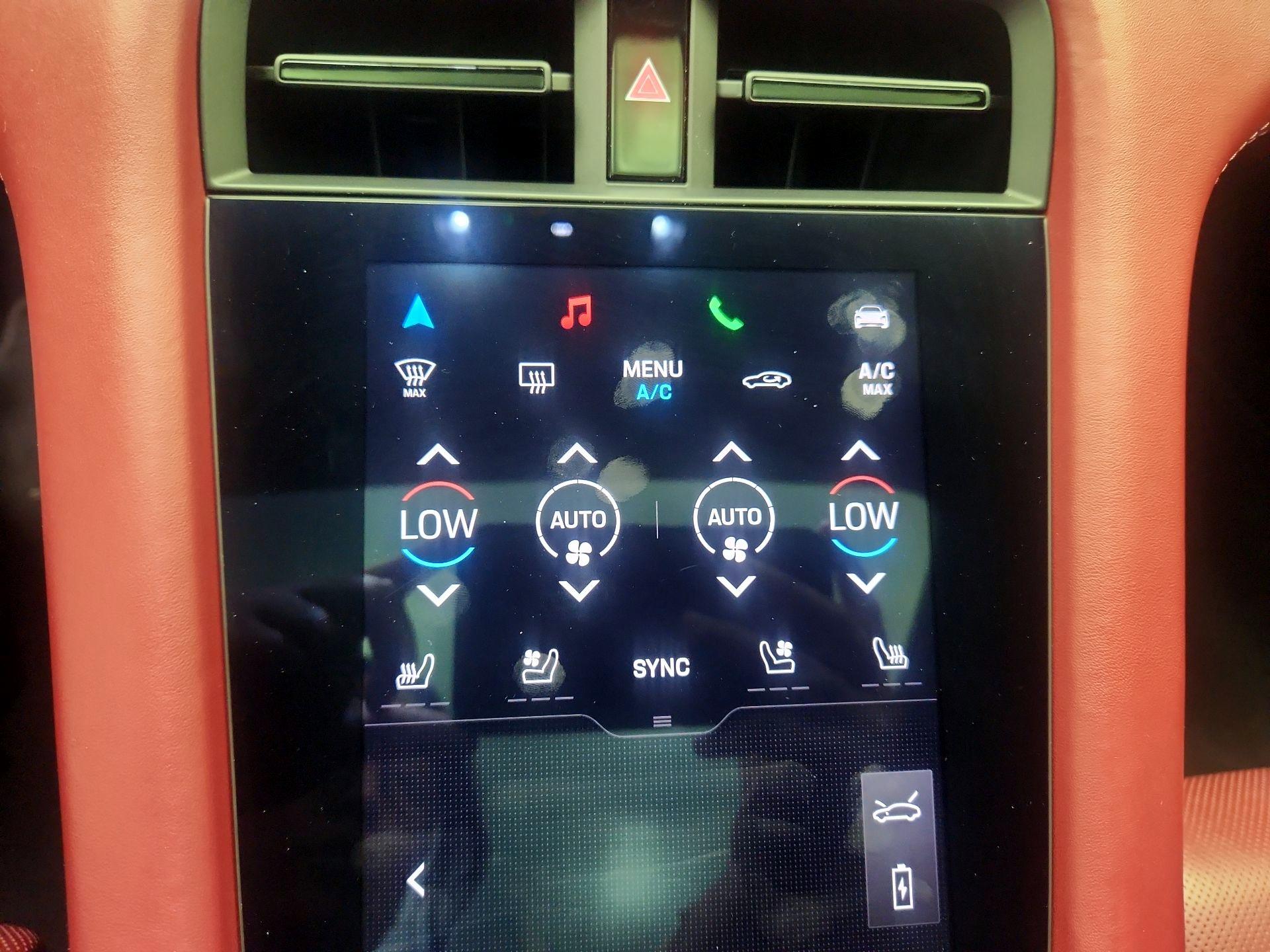 Thumbnail: 2021 Porsche Taycan - 16