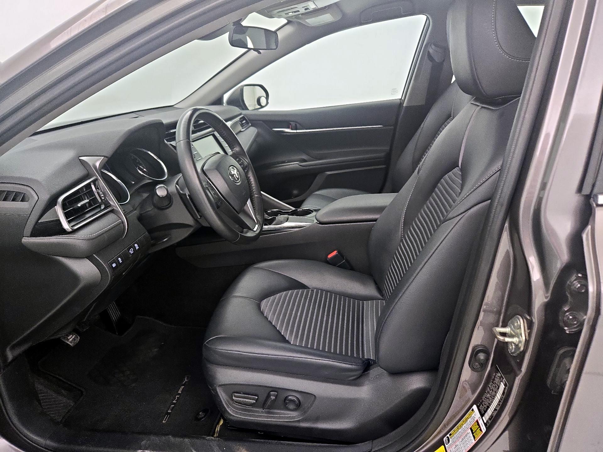 Thumbnail: 2020 Toyota Camry - 11