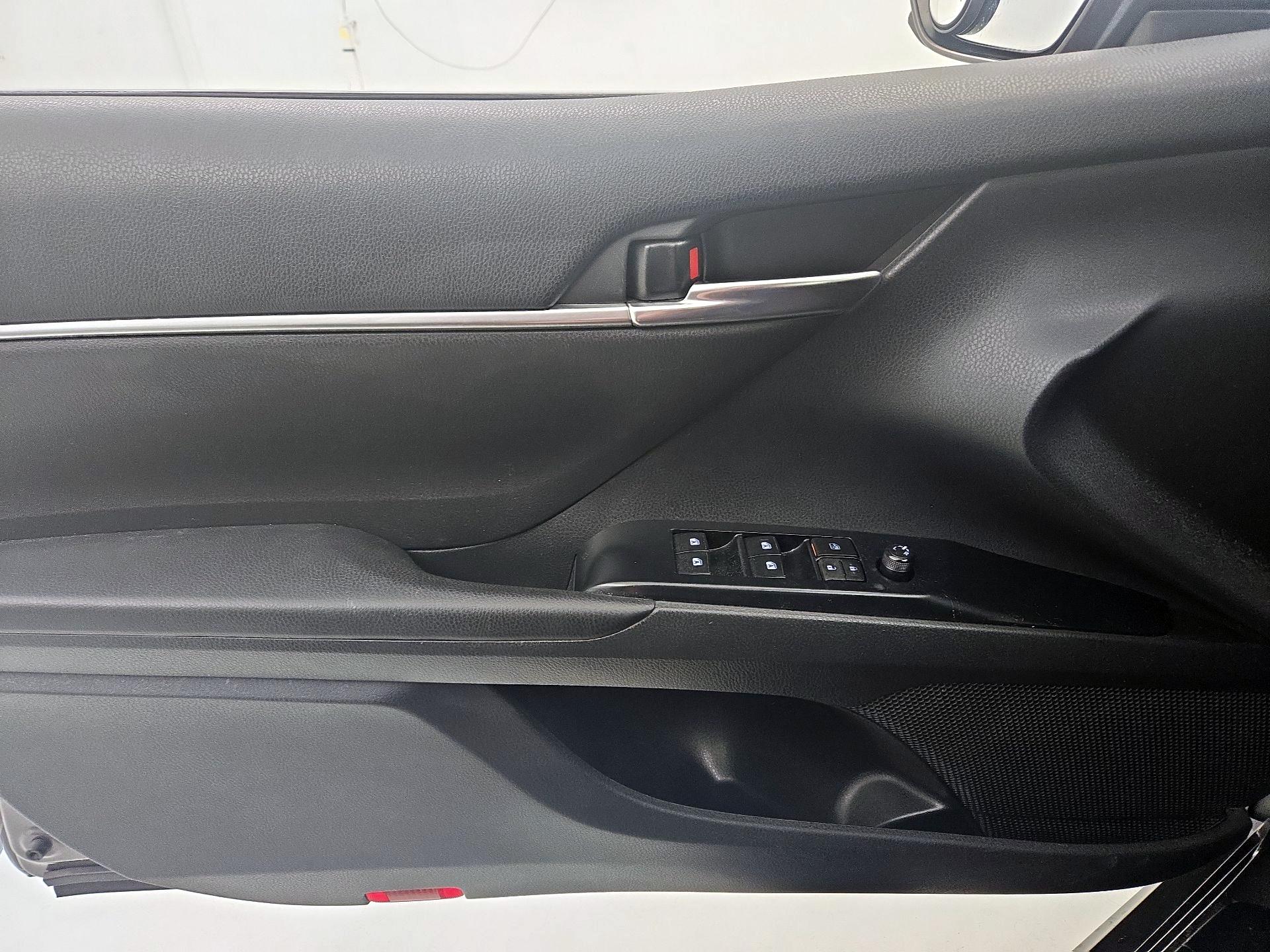 Thumbnail: 2020 Toyota Camry - 12