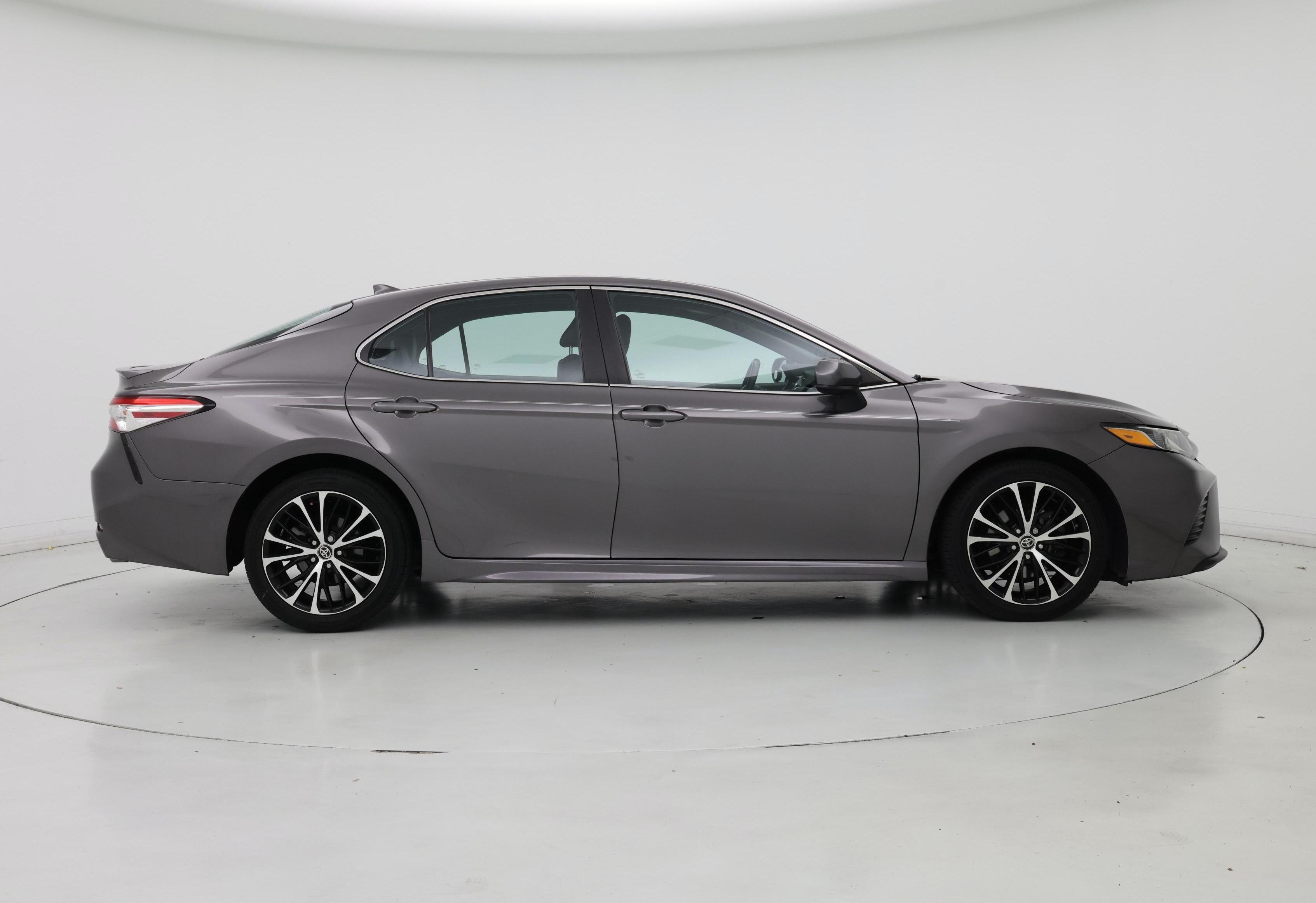 Thumbnail: 2020 Toyota Camry - 7