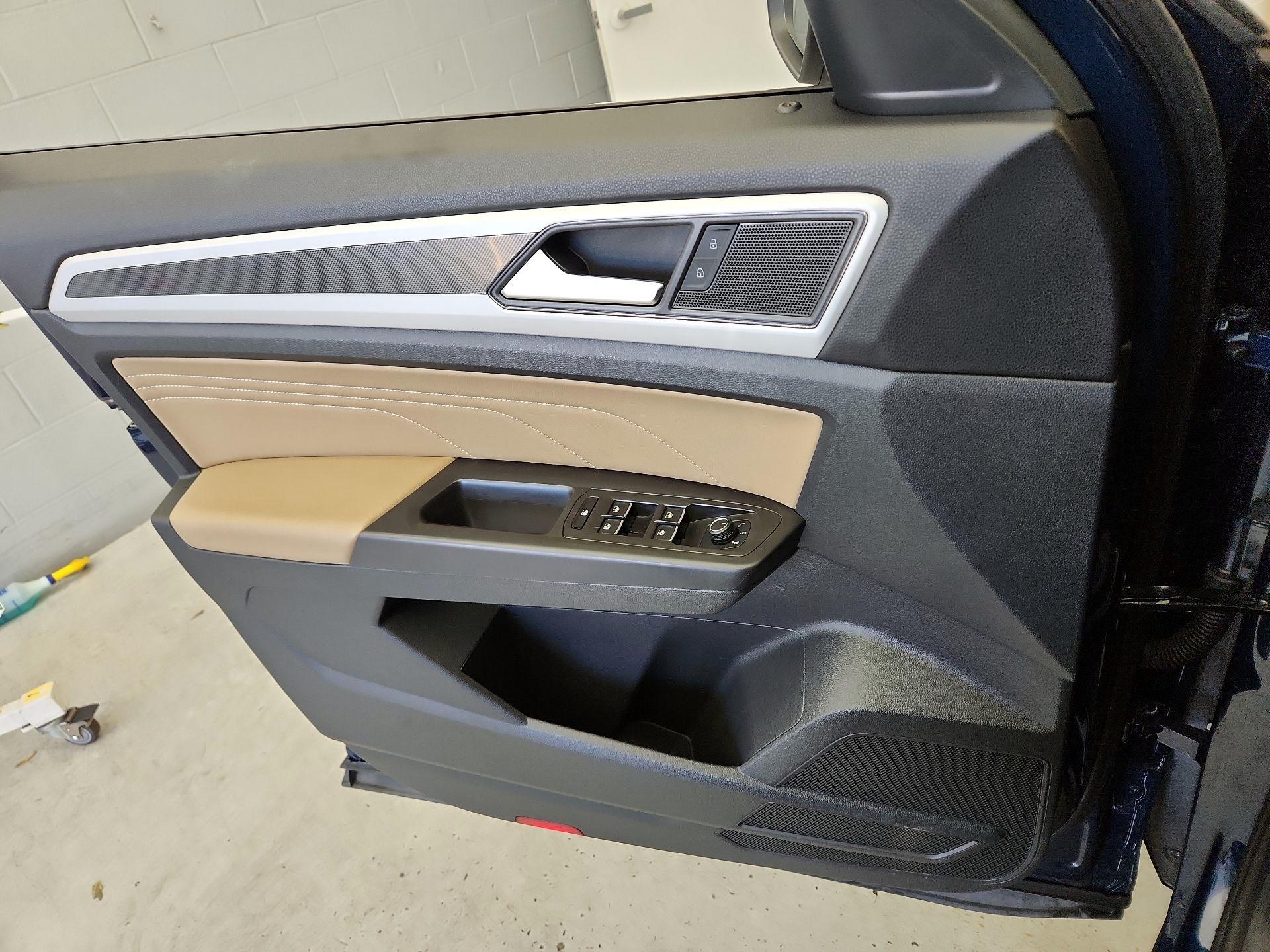 Thumbnail: 2022 Volkswagen Atlas - 12