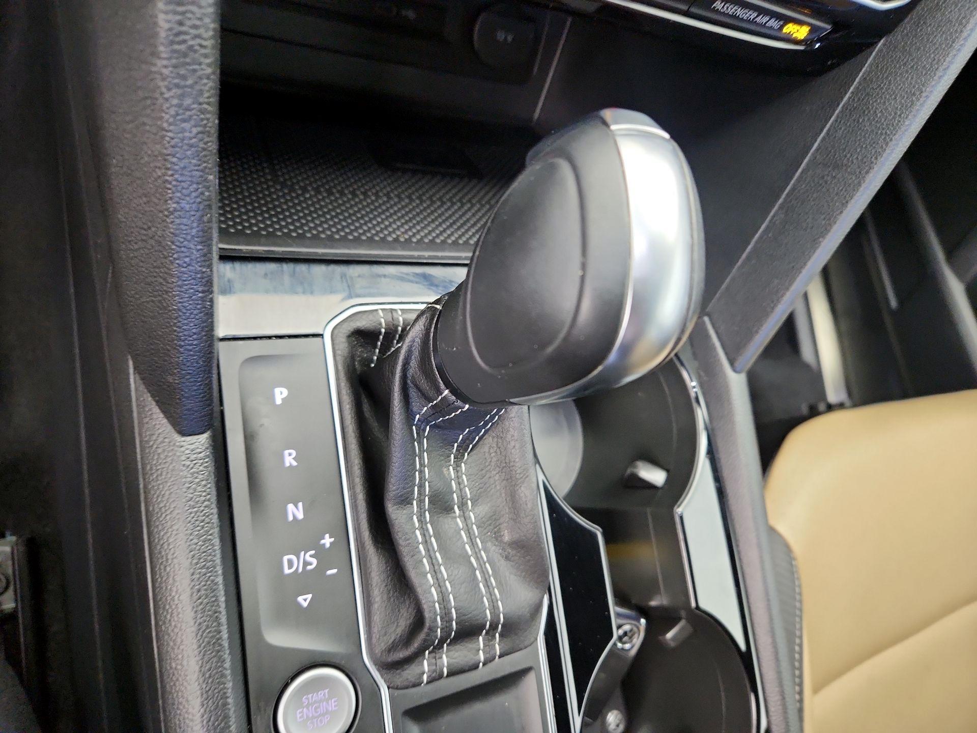 Thumbnail: 2022 Volkswagen Atlas - 17