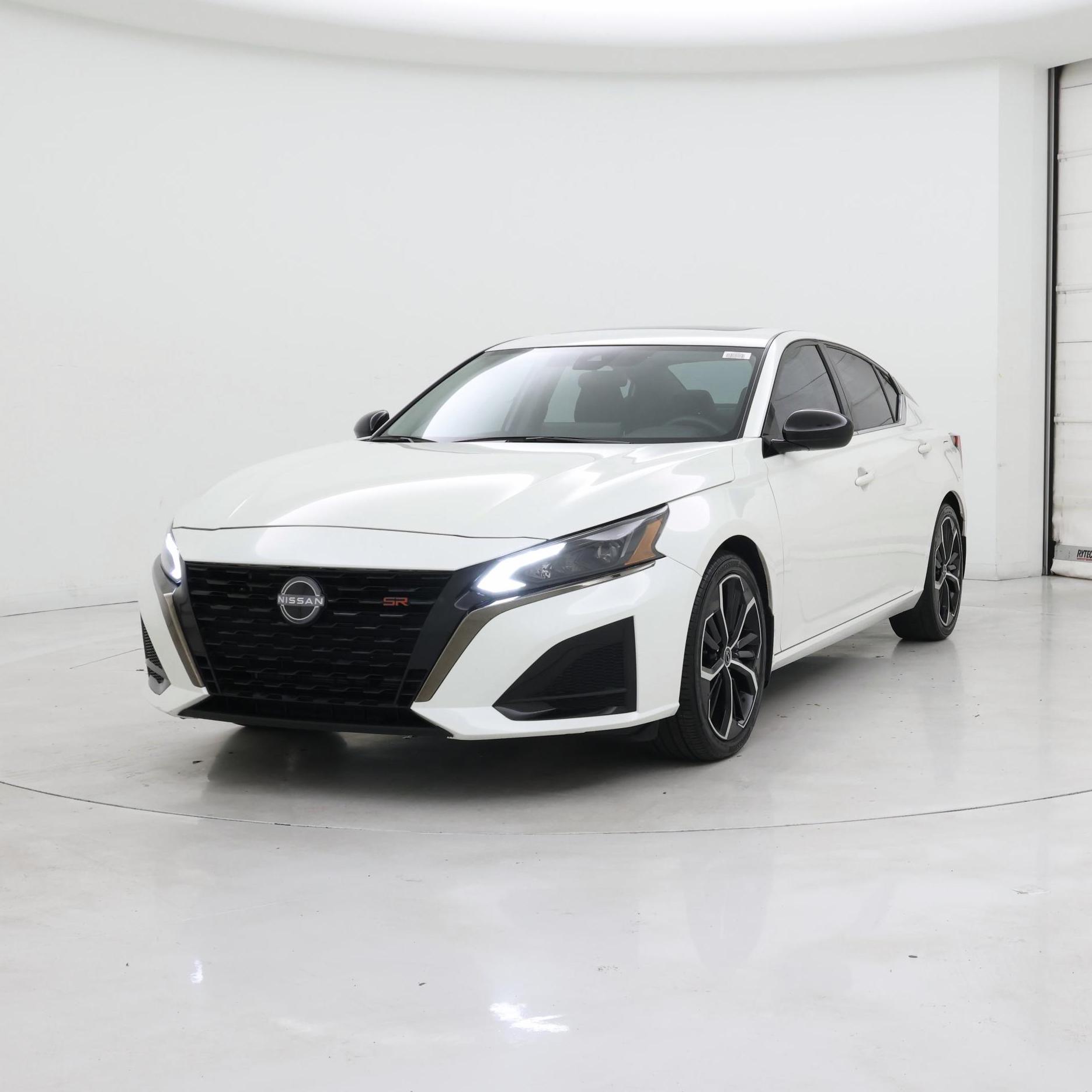 Thumbnail: 2023 Nissan Altima - 4