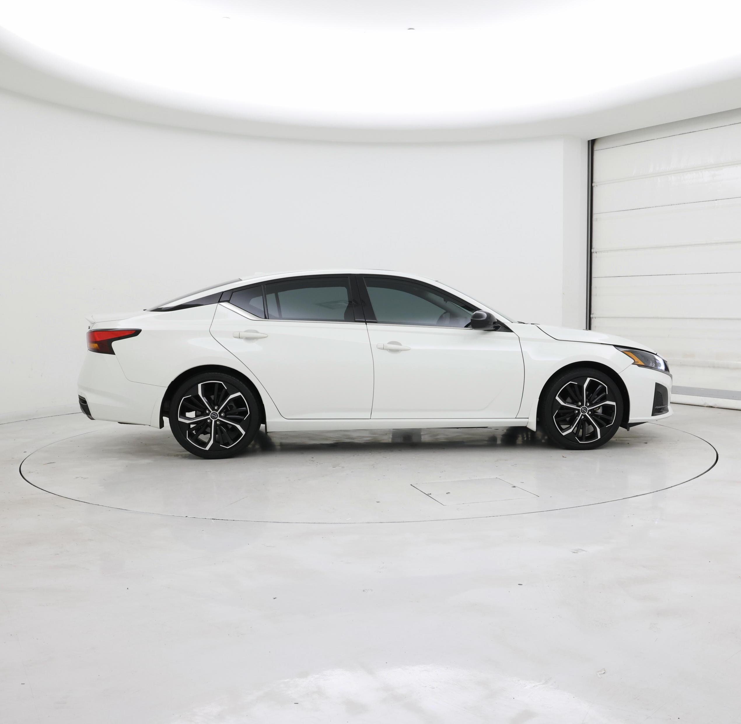 Thumbnail: 2023 Nissan Altima - 7