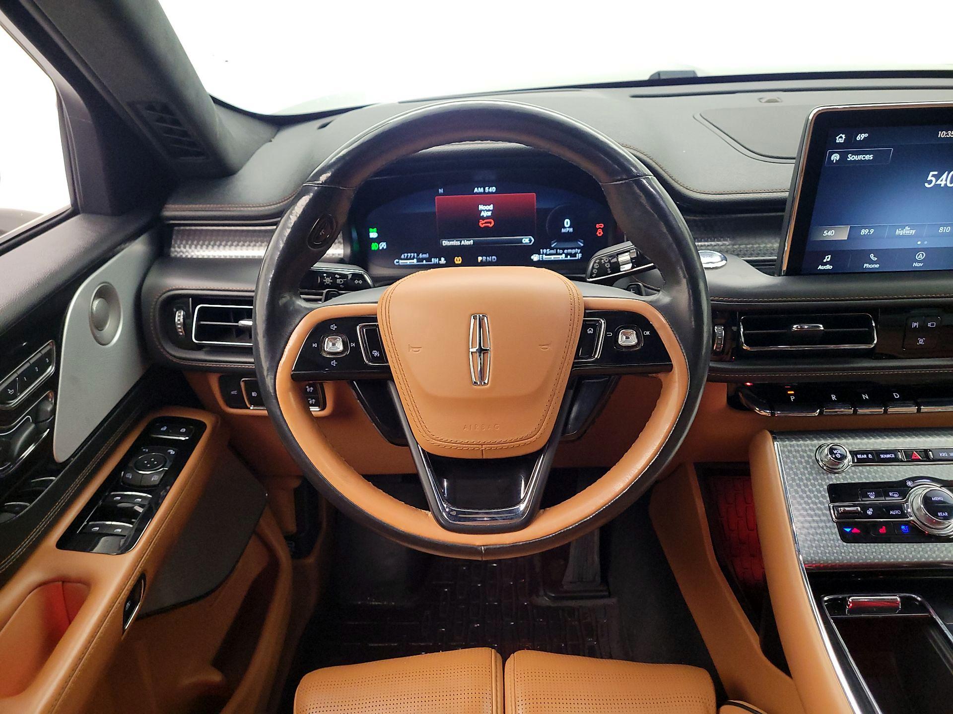 Thumbnail: 2021 Lincoln Aviator - 10