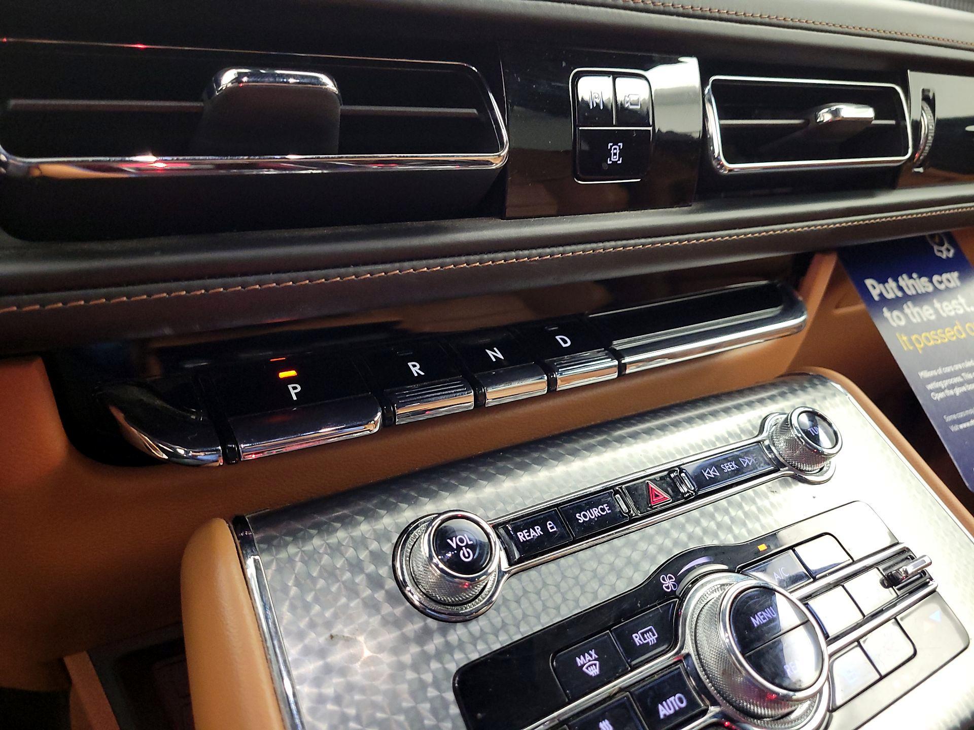 Thumbnail: 2021 Lincoln Aviator - 15