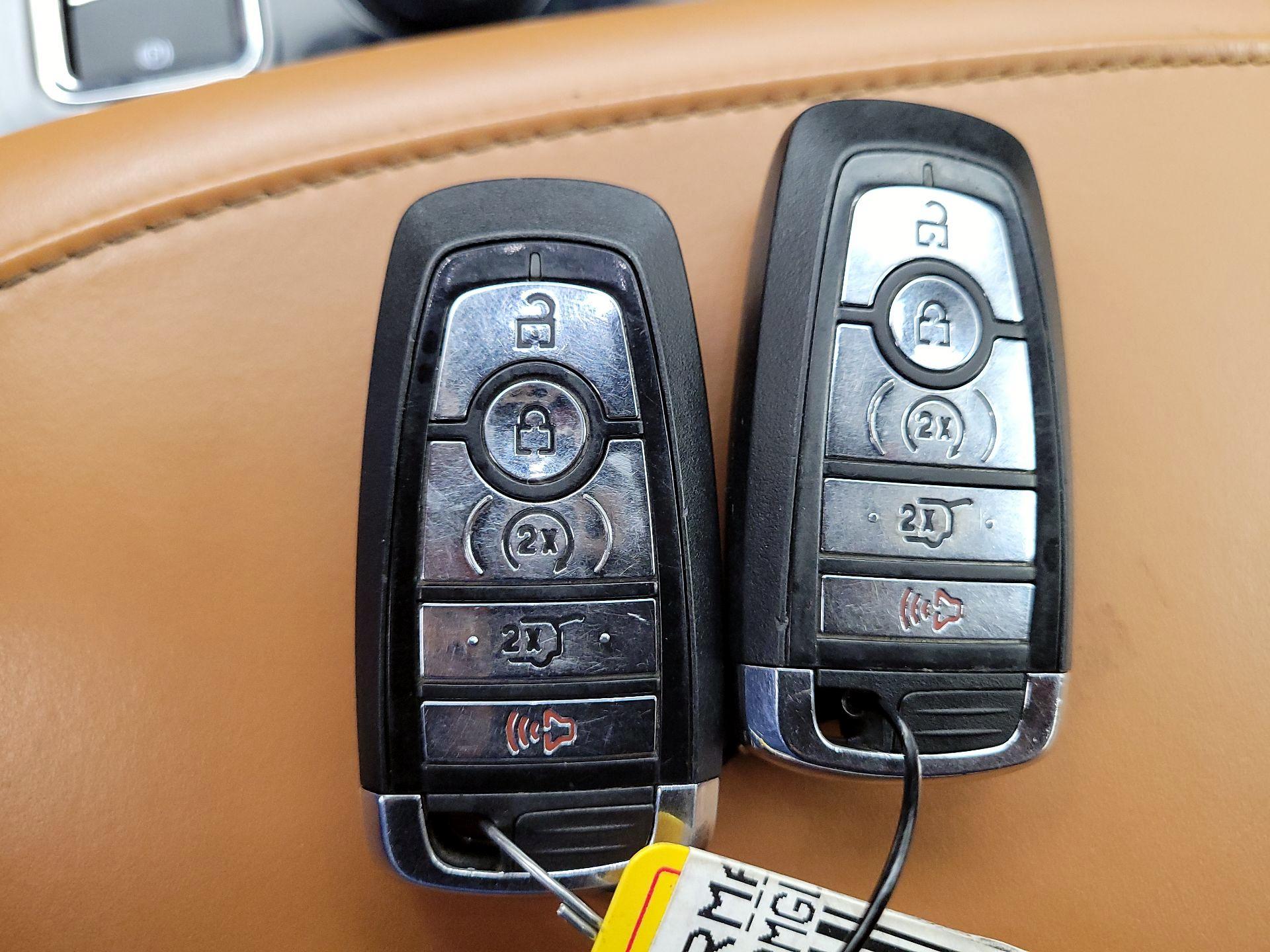 Thumbnail: 2021 Lincoln Aviator - 18