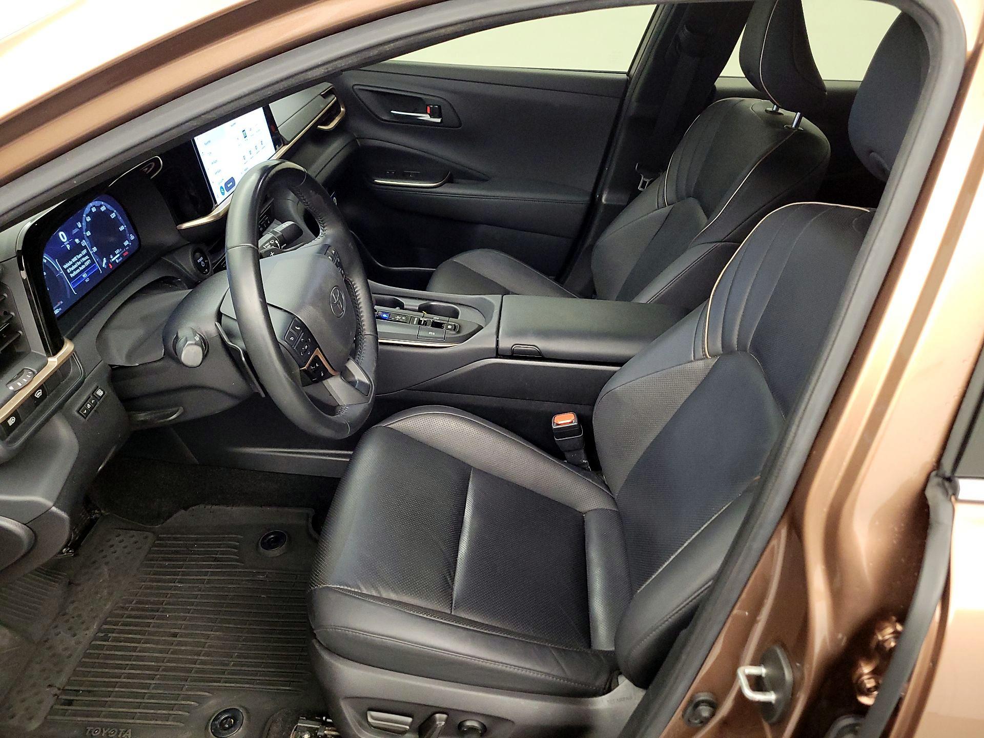 Thumbnail: 2023 Toyota Crown - 11