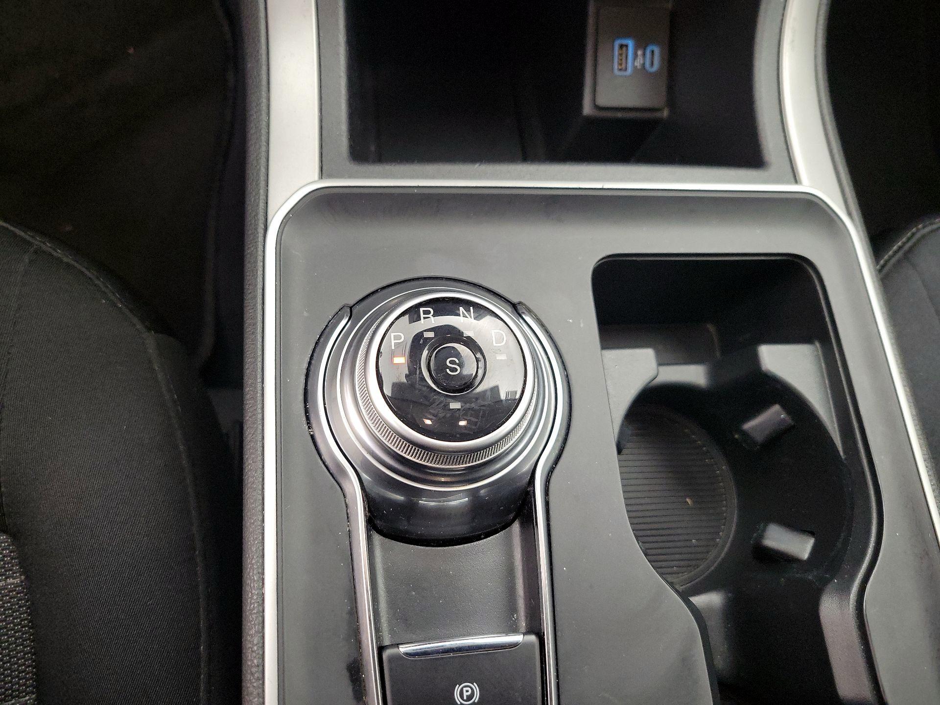 Thumbnail: 2022 Ford Edge - 17