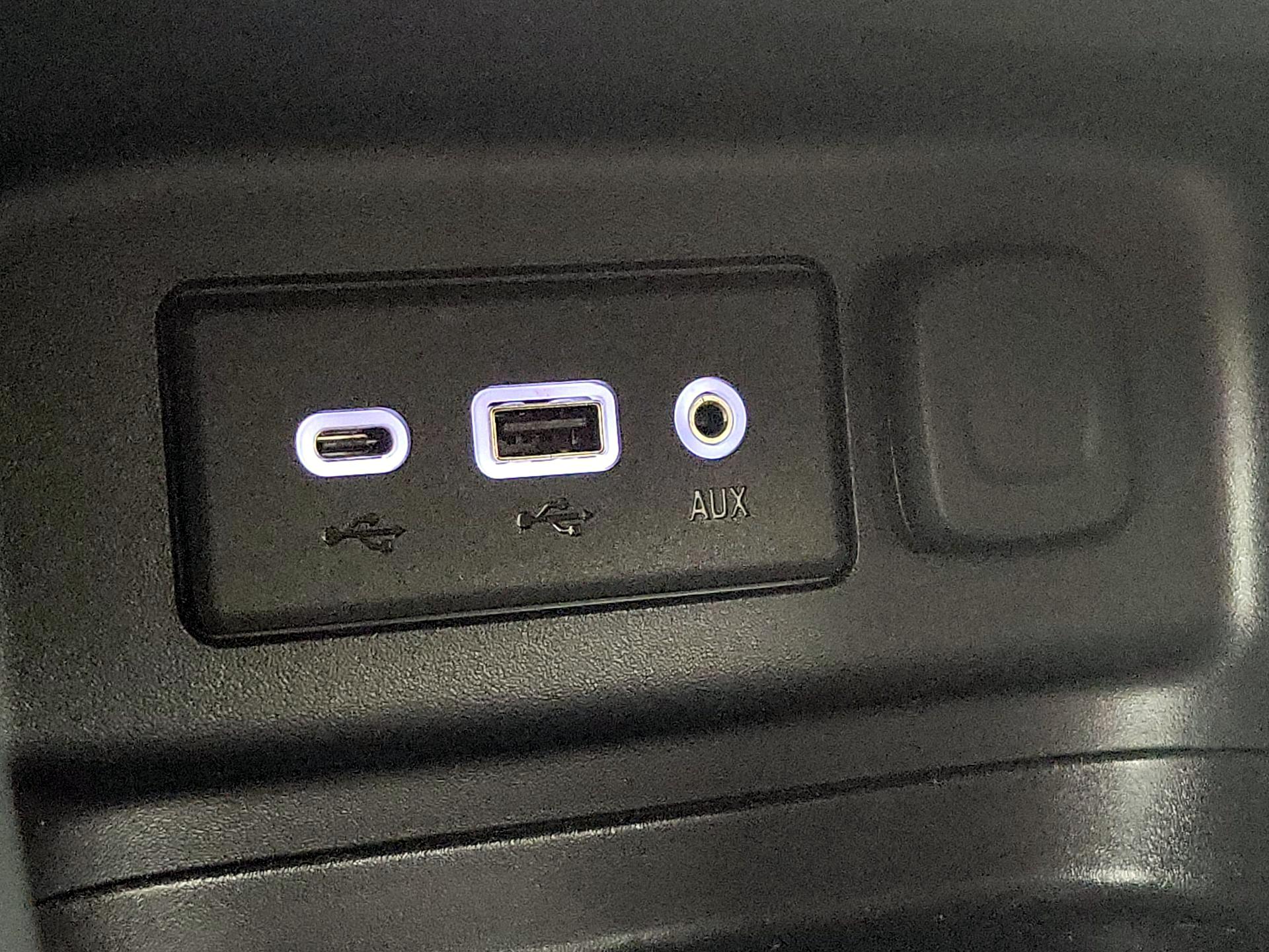 Thumbnail: 2023 Chevrolet Equinox - 18