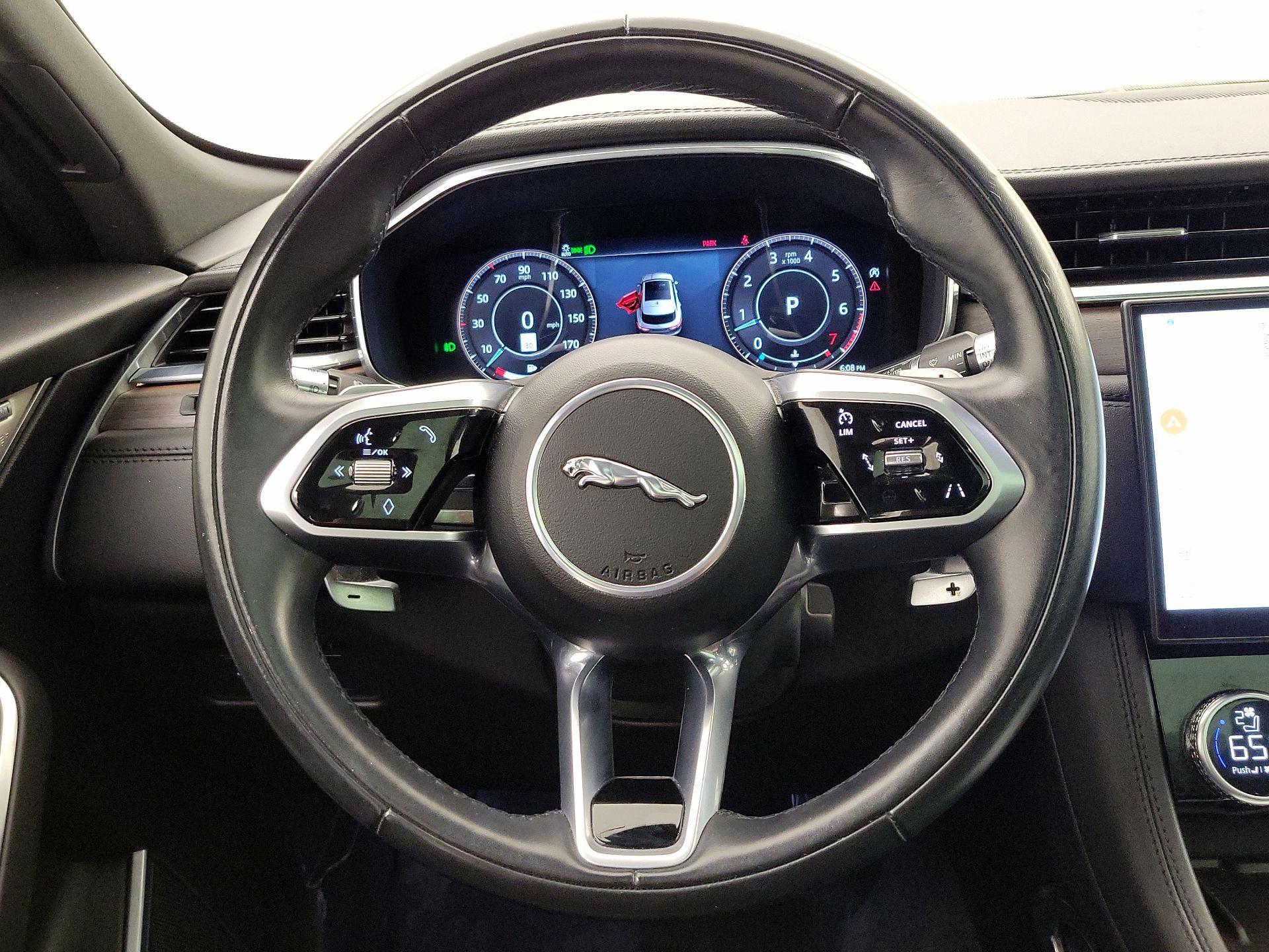 Thumbnail: 2021 Jaguar F-Pace - 10