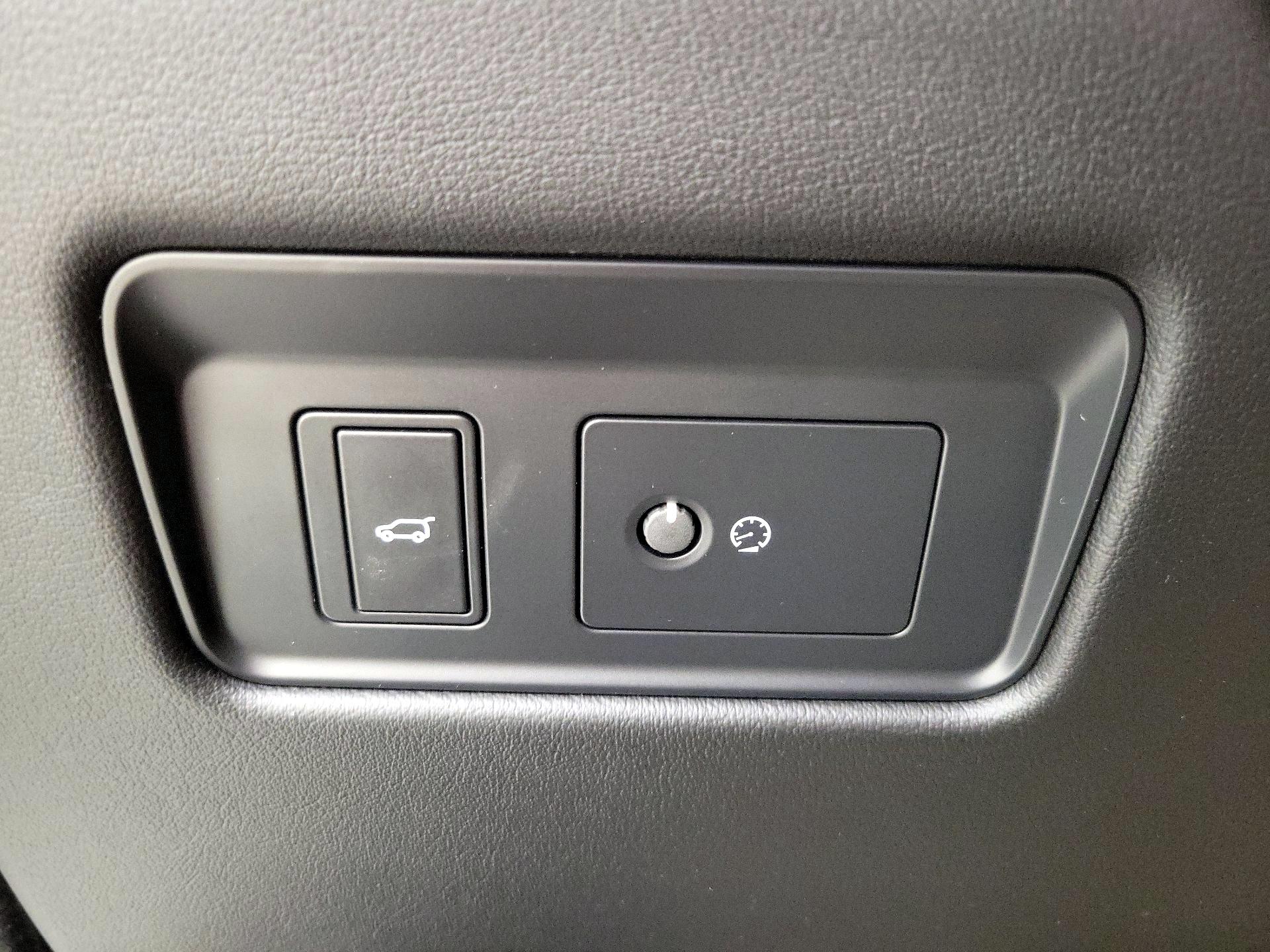 Thumbnail: 2021 Jaguar F-Pace - 13