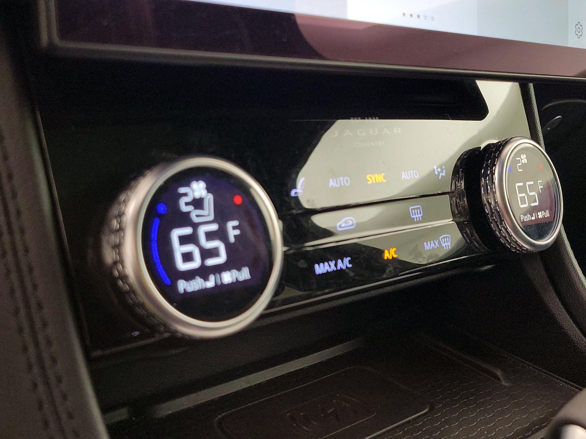 Thumbnail: 2021 Jaguar F-Pace - 17