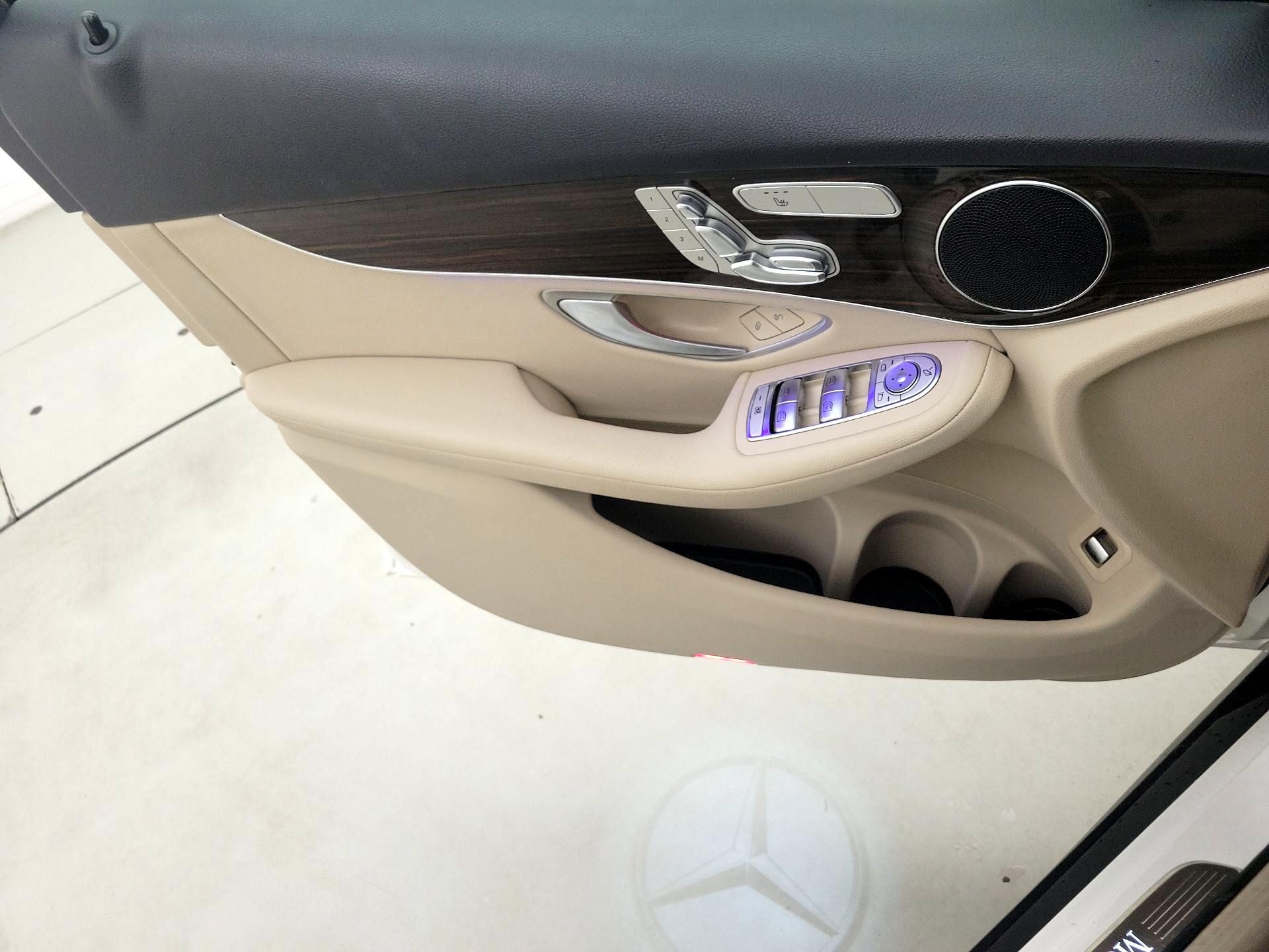 Thumbnail: 2022 Mercedes-Benz GLC - 12