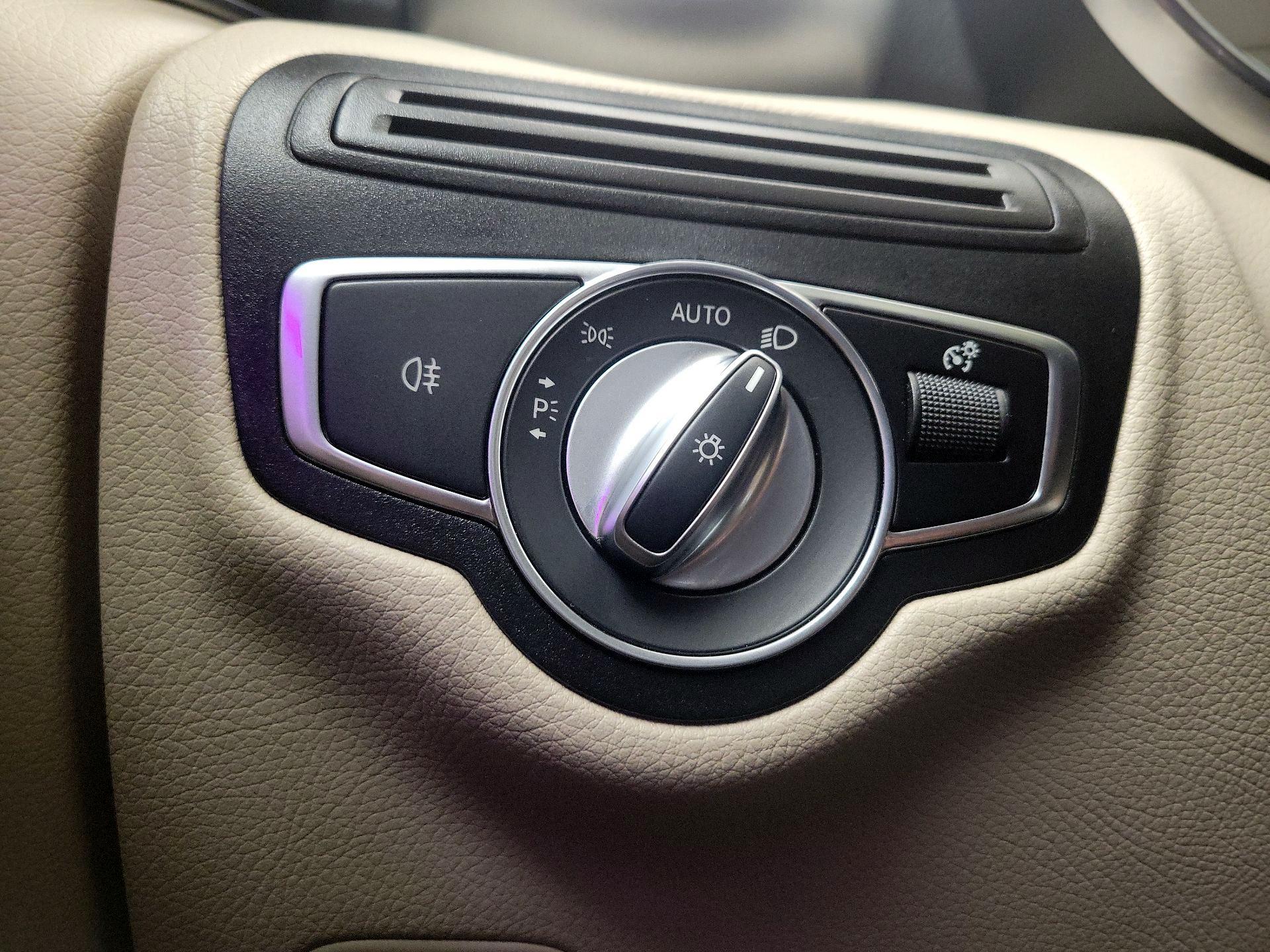 Thumbnail: 2022 Mercedes-Benz GLC - 13