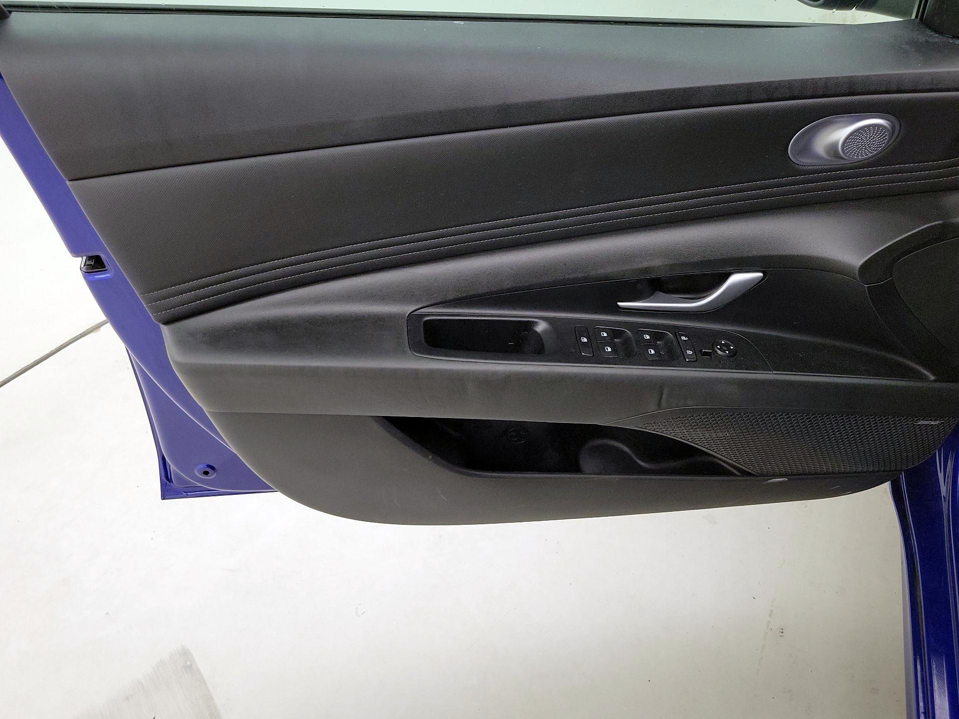 Thumbnail: 2022 Hyundai Elantra - 12