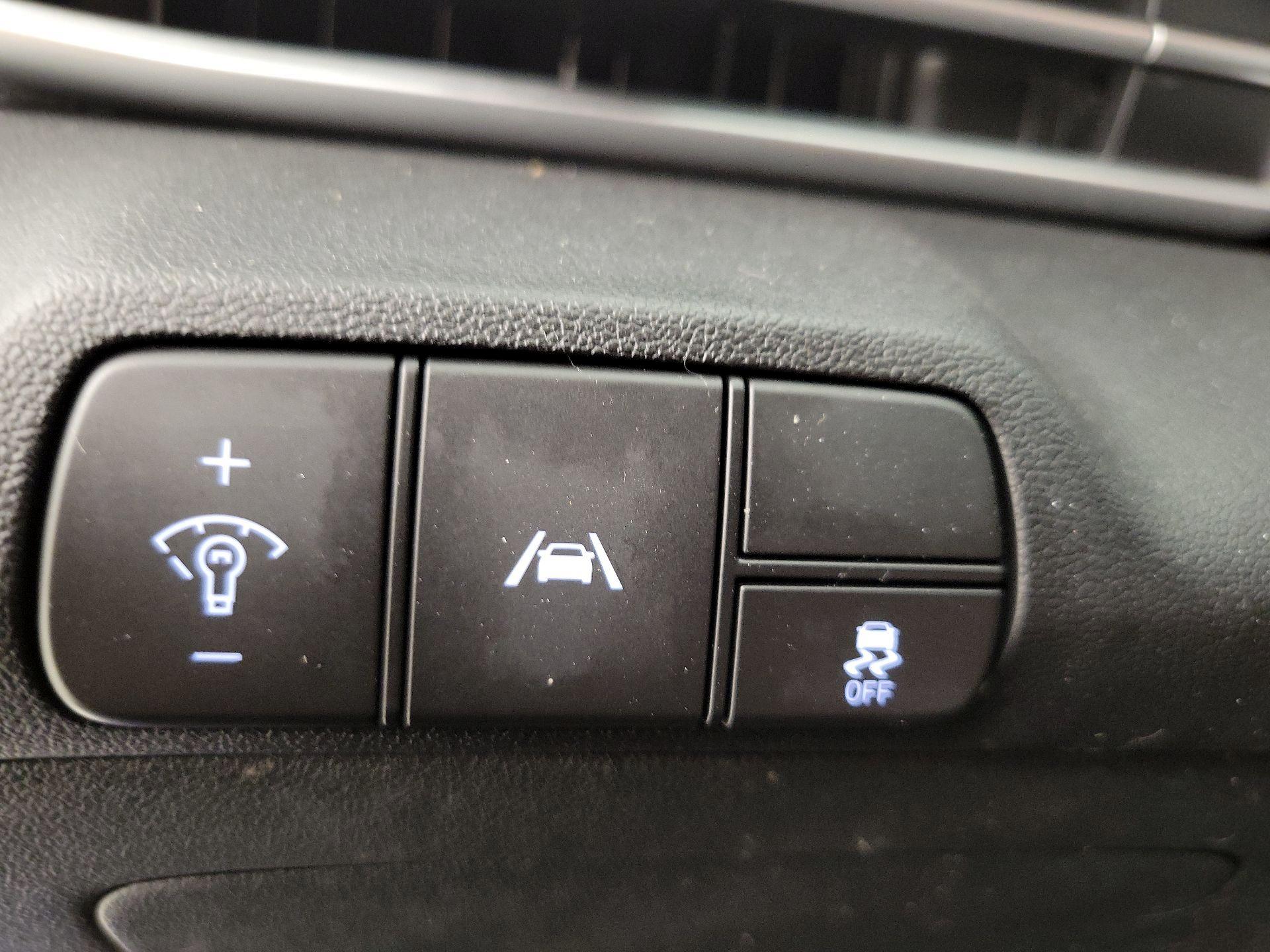 Thumbnail: 2022 Hyundai Elantra - 13