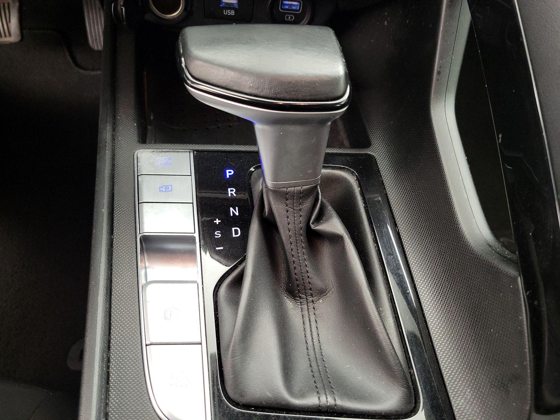 Thumbnail: 2022 Hyundai Elantra - 17