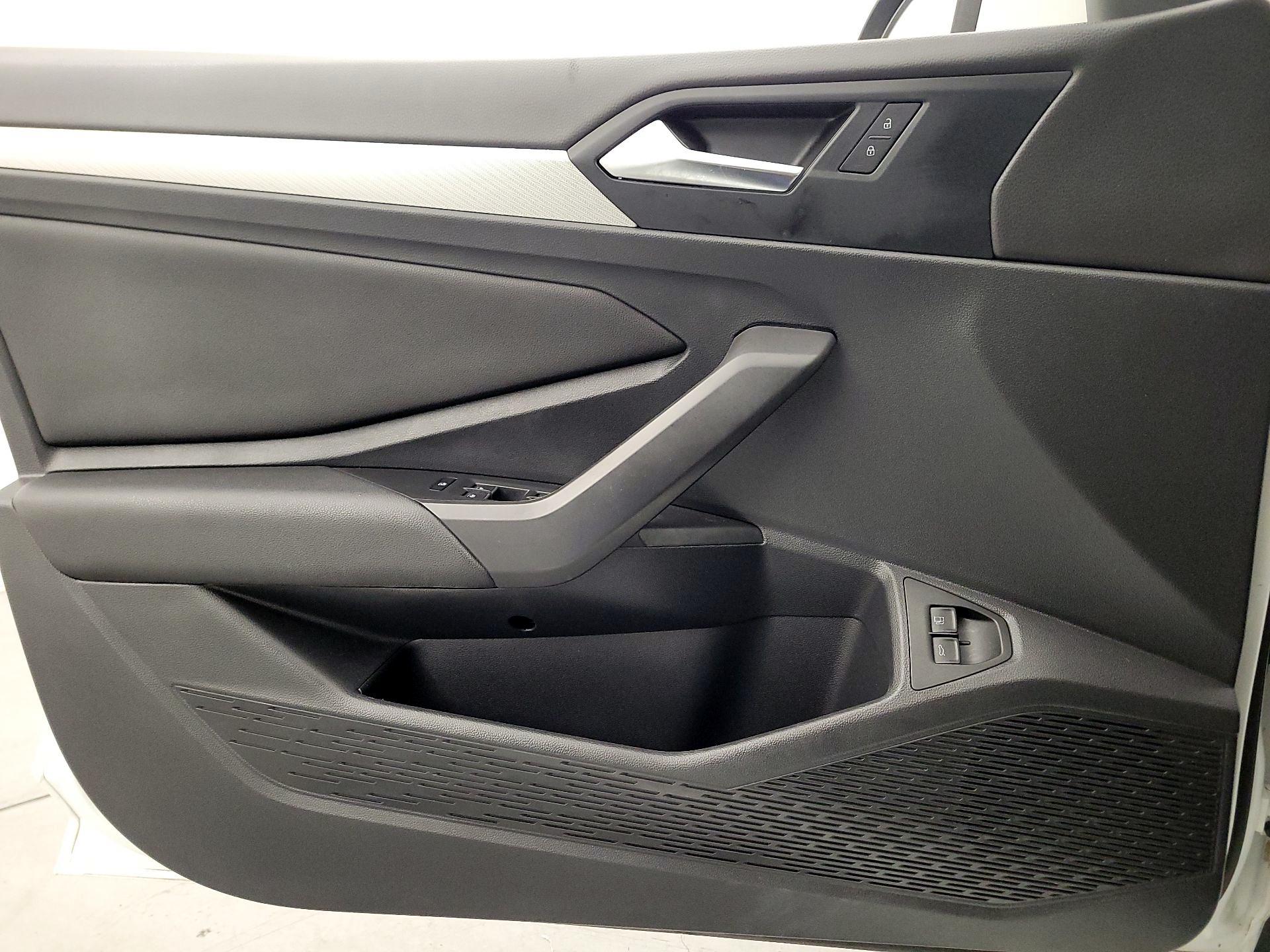 Thumbnail: 2021 Volkswagen Jetta - 12