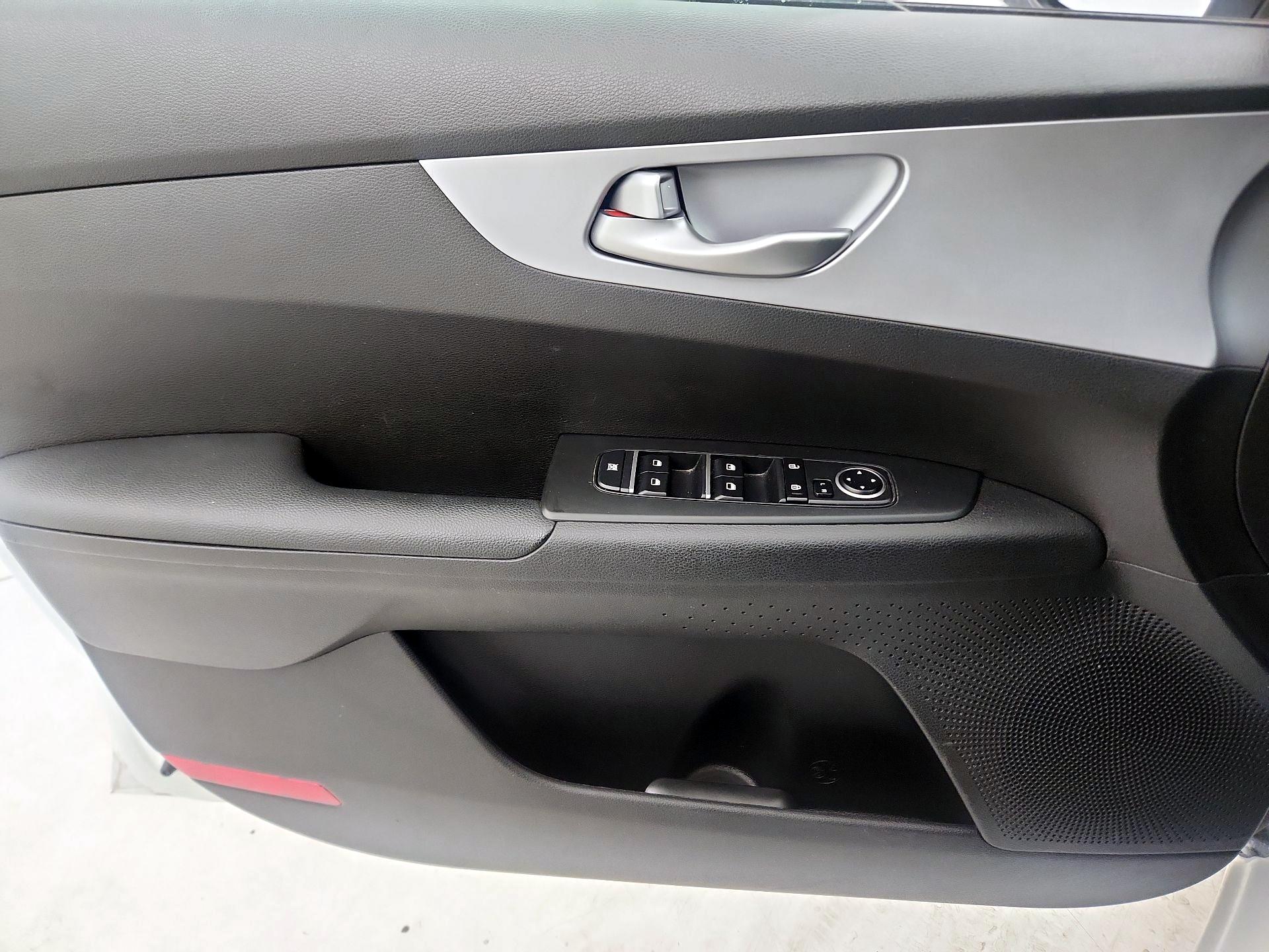 Thumbnail: 2023 Kia Forte - 12