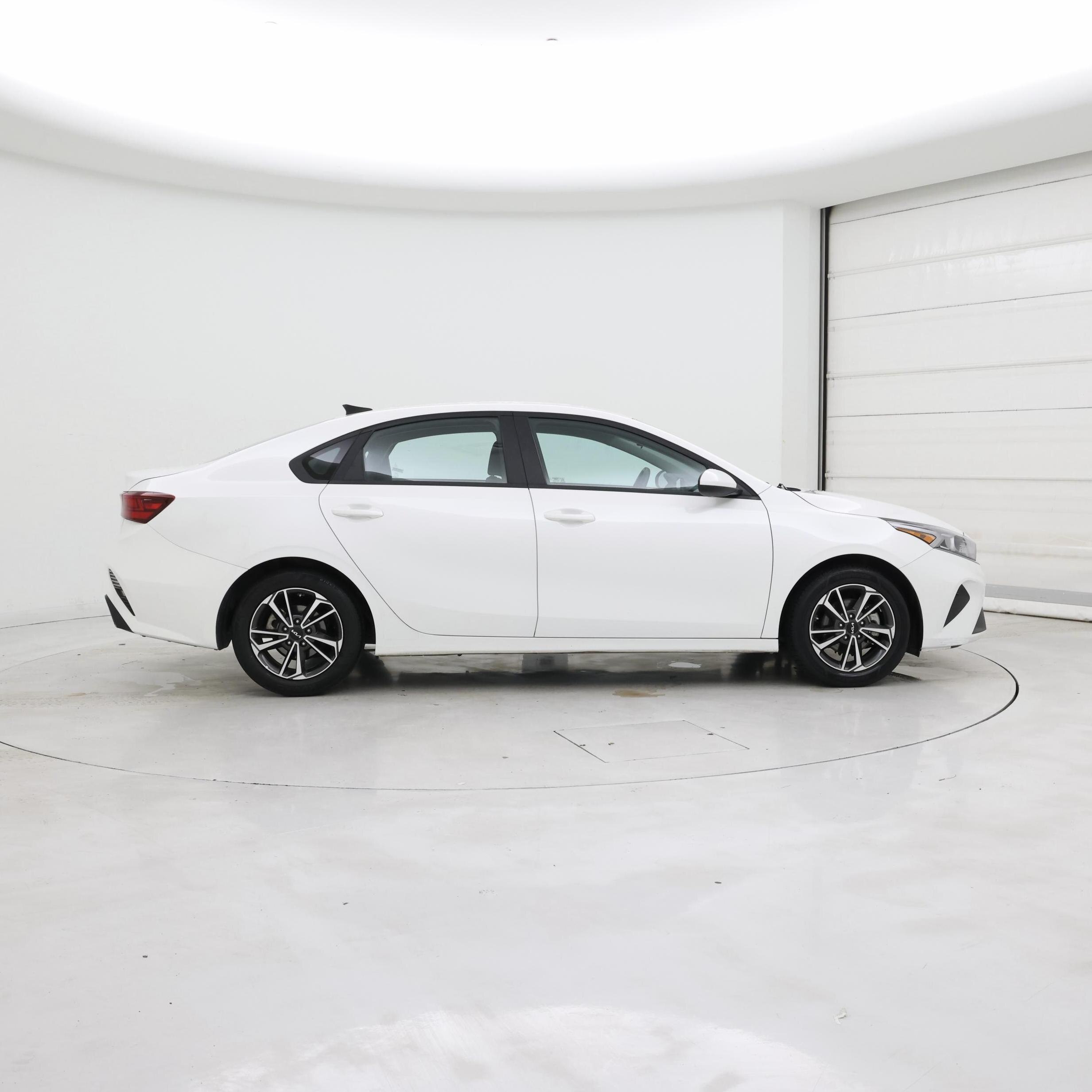 Thumbnail: 2023 Kia Forte - 7