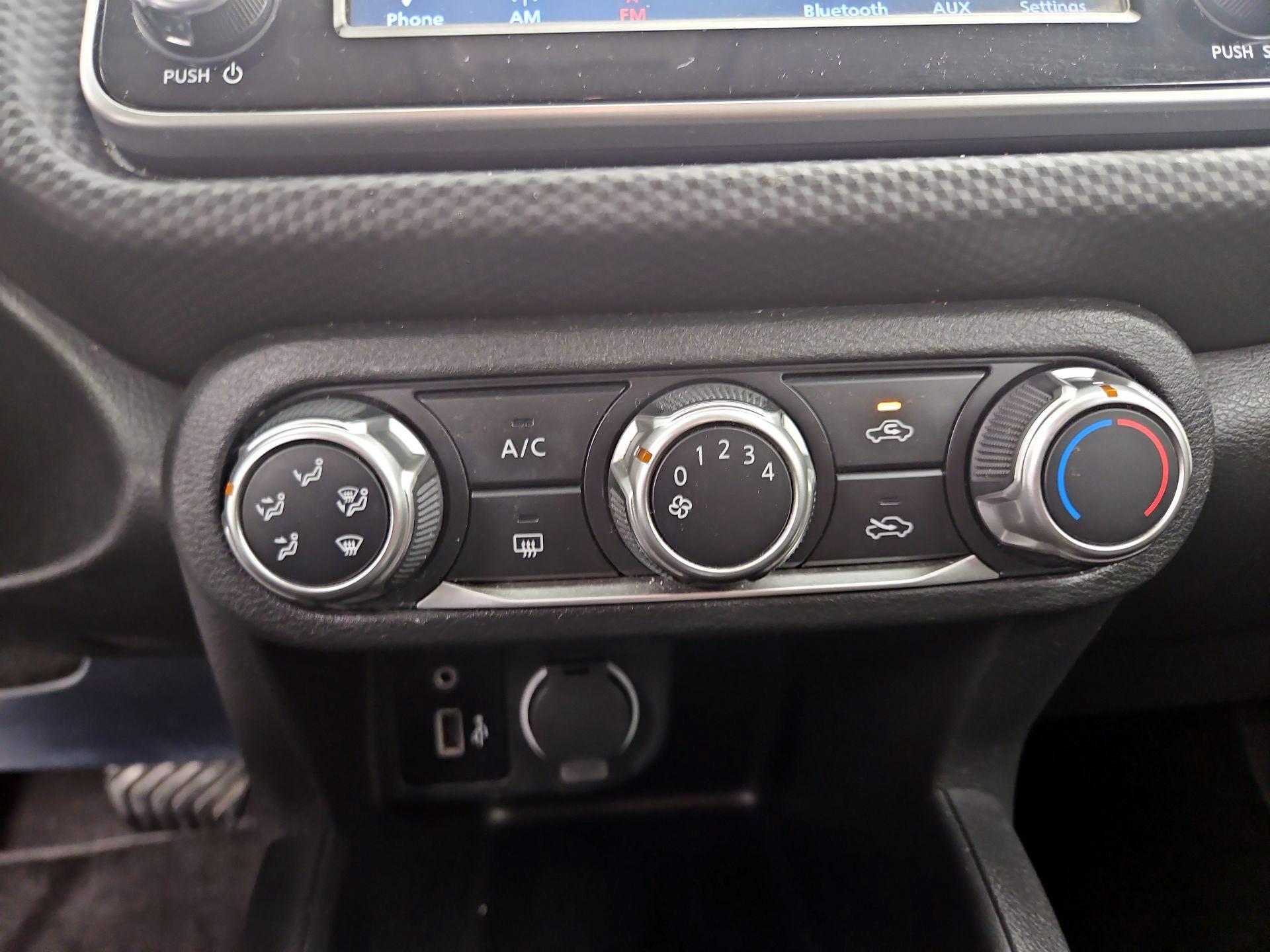 Thumbnail: 2022 Nissan Kicks - 16