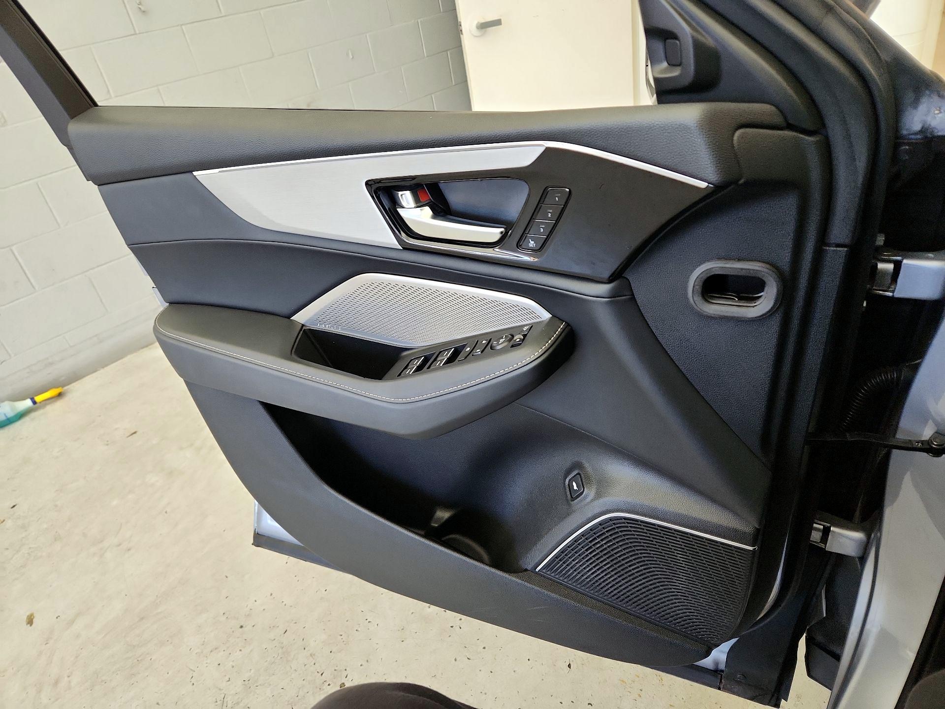 Thumbnail: 2023 Acura MDX - 12