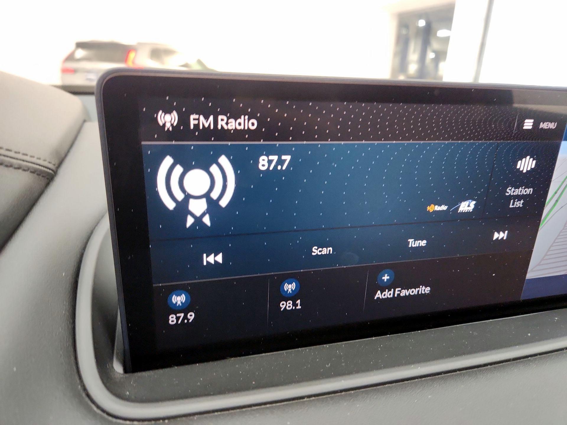 Thumbnail: 2023 Acura MDX - 16