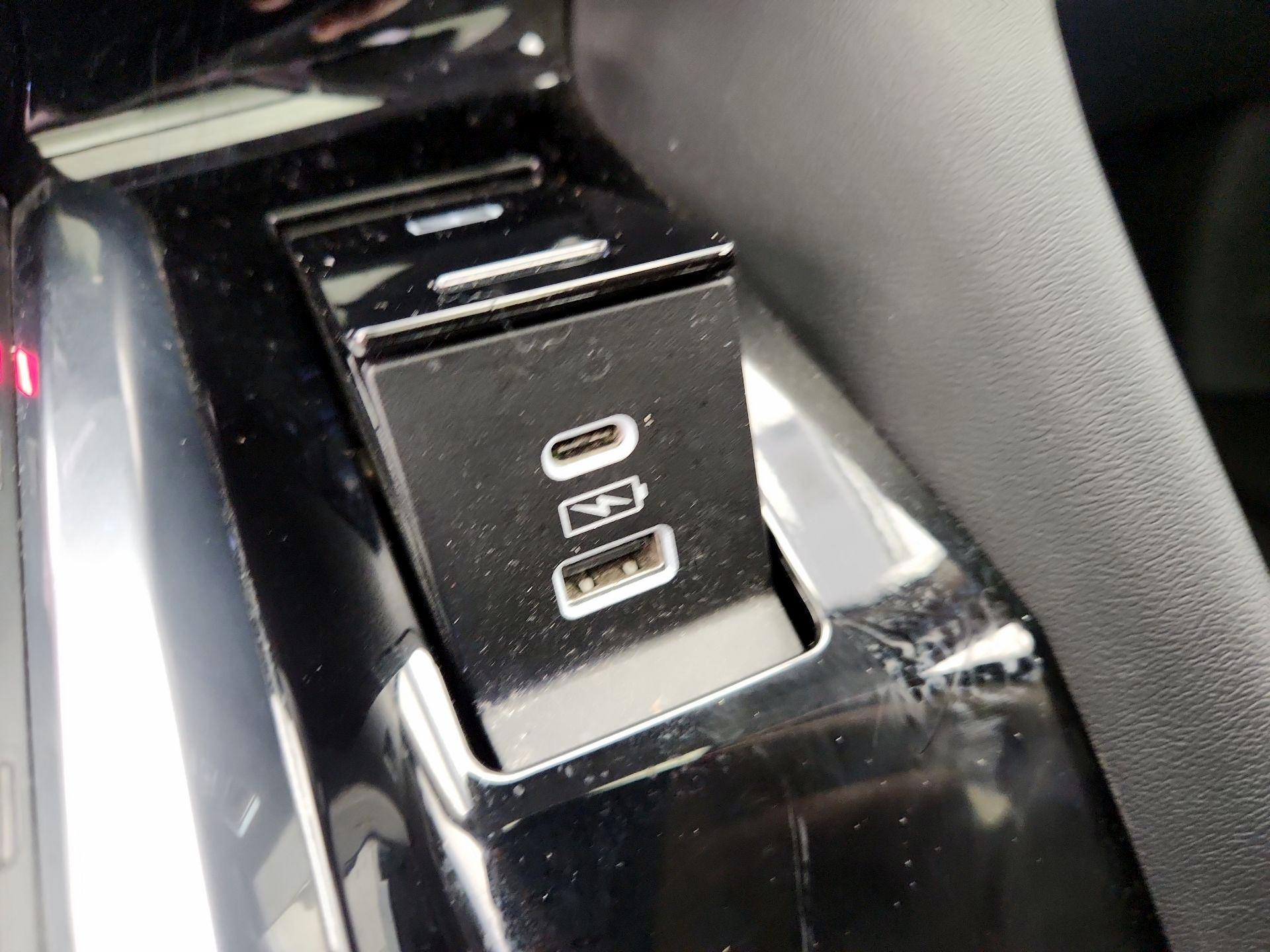 Thumbnail: 2023 Acura MDX - 19