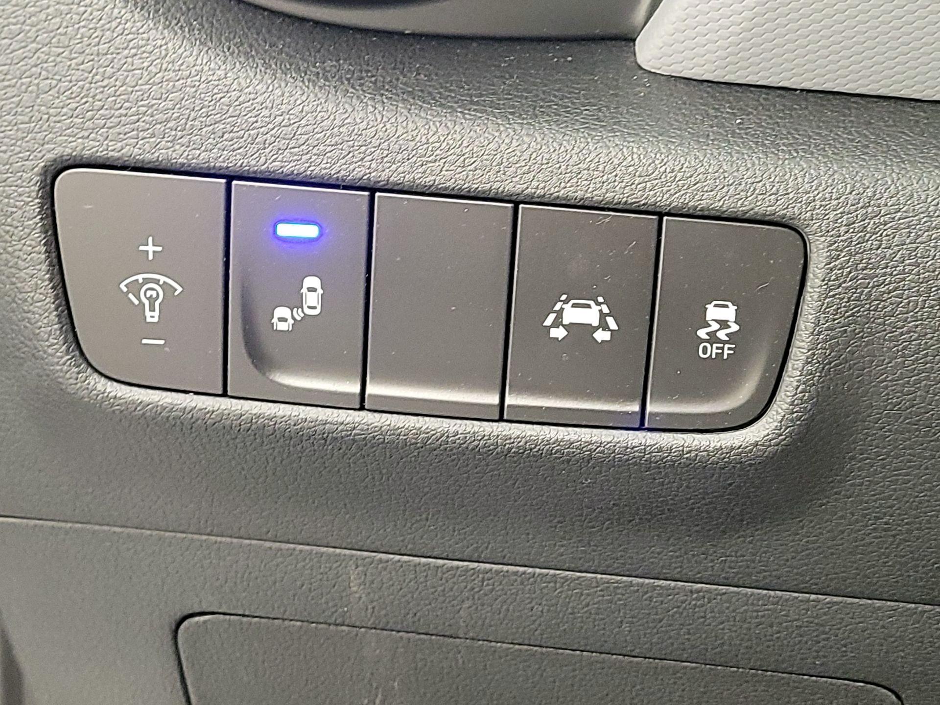 Thumbnail: 2021 Hyundai Kona - 13