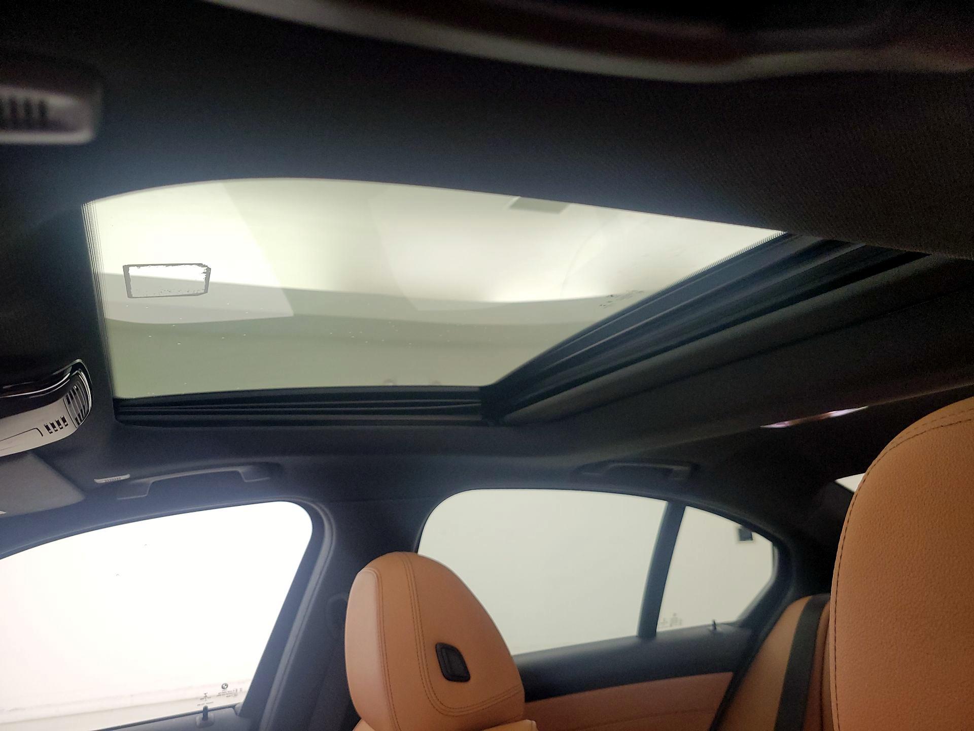 Thumbnail: 2021 BMW 3 Series - 20