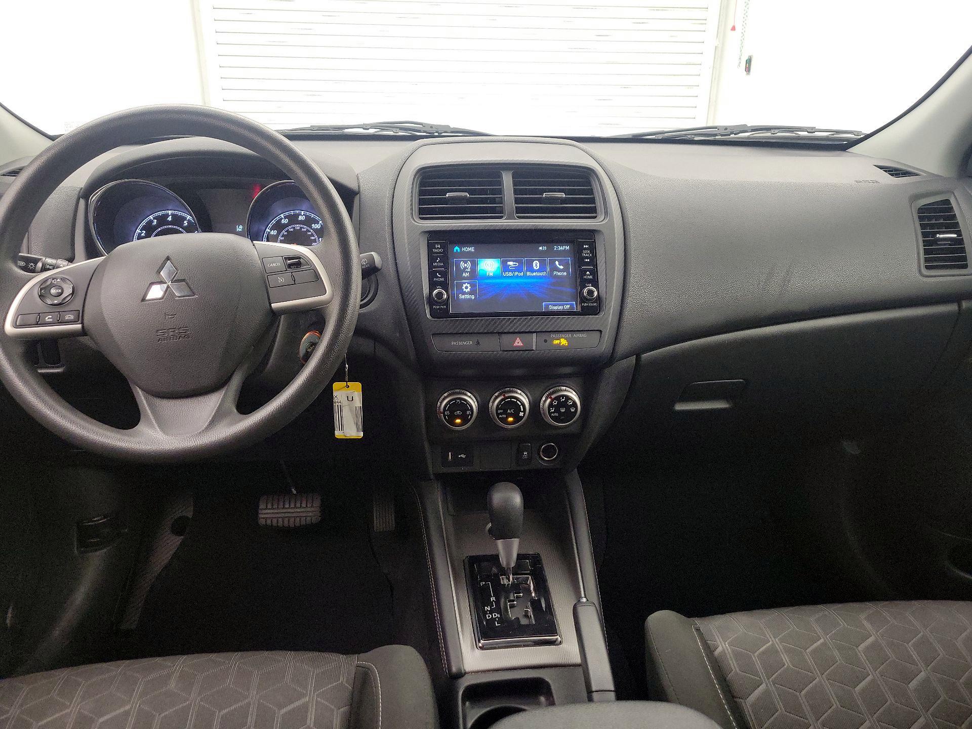 Thumbnail: 2023 Mitsubishi Outlander Sport - 9