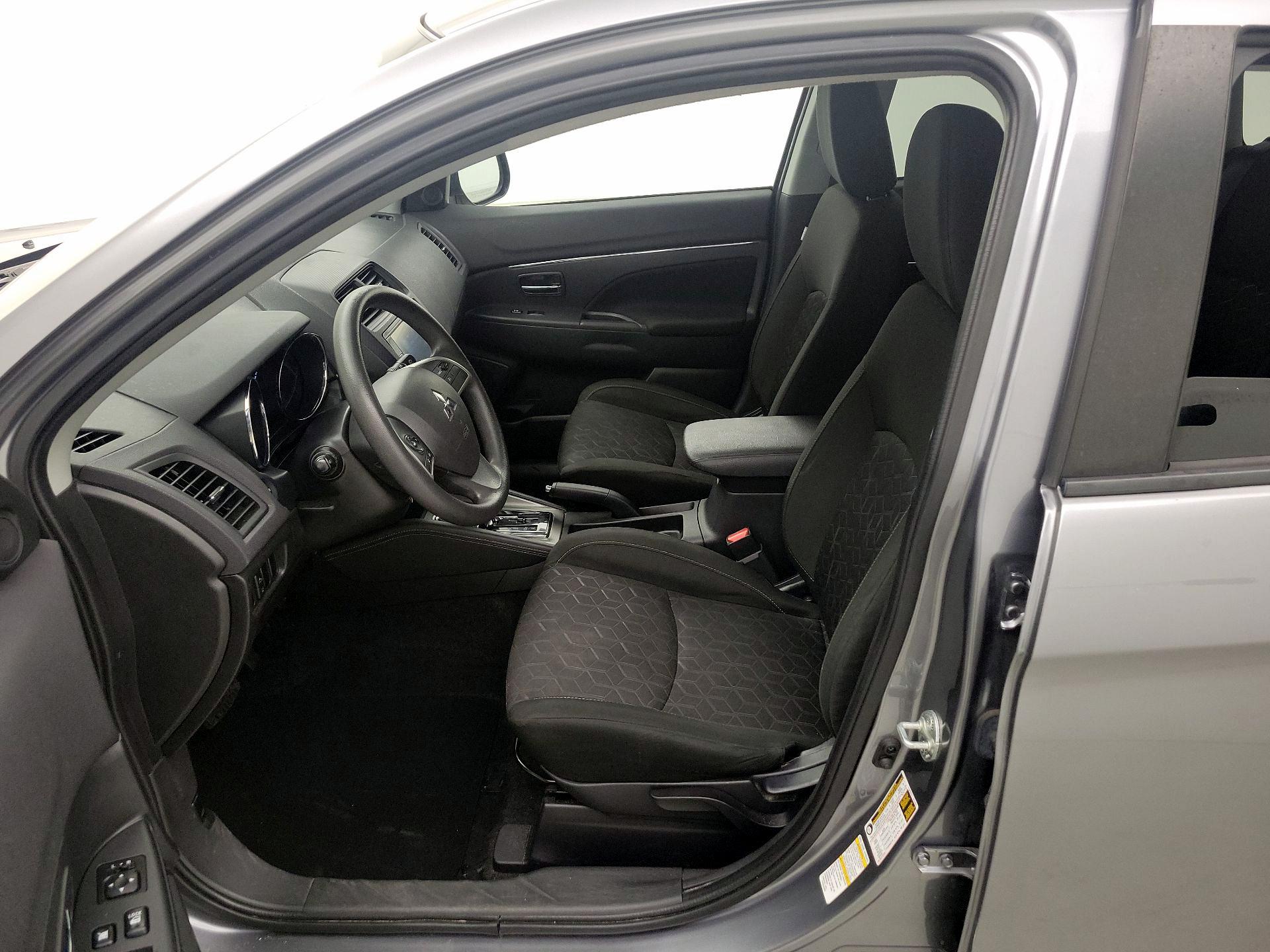 Thumbnail: 2023 Mitsubishi Outlander Sport - 11