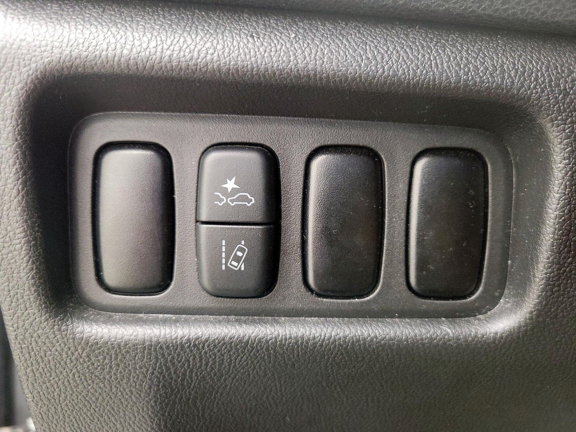 Thumbnail: 2023 Mitsubishi Outlander Sport - 13