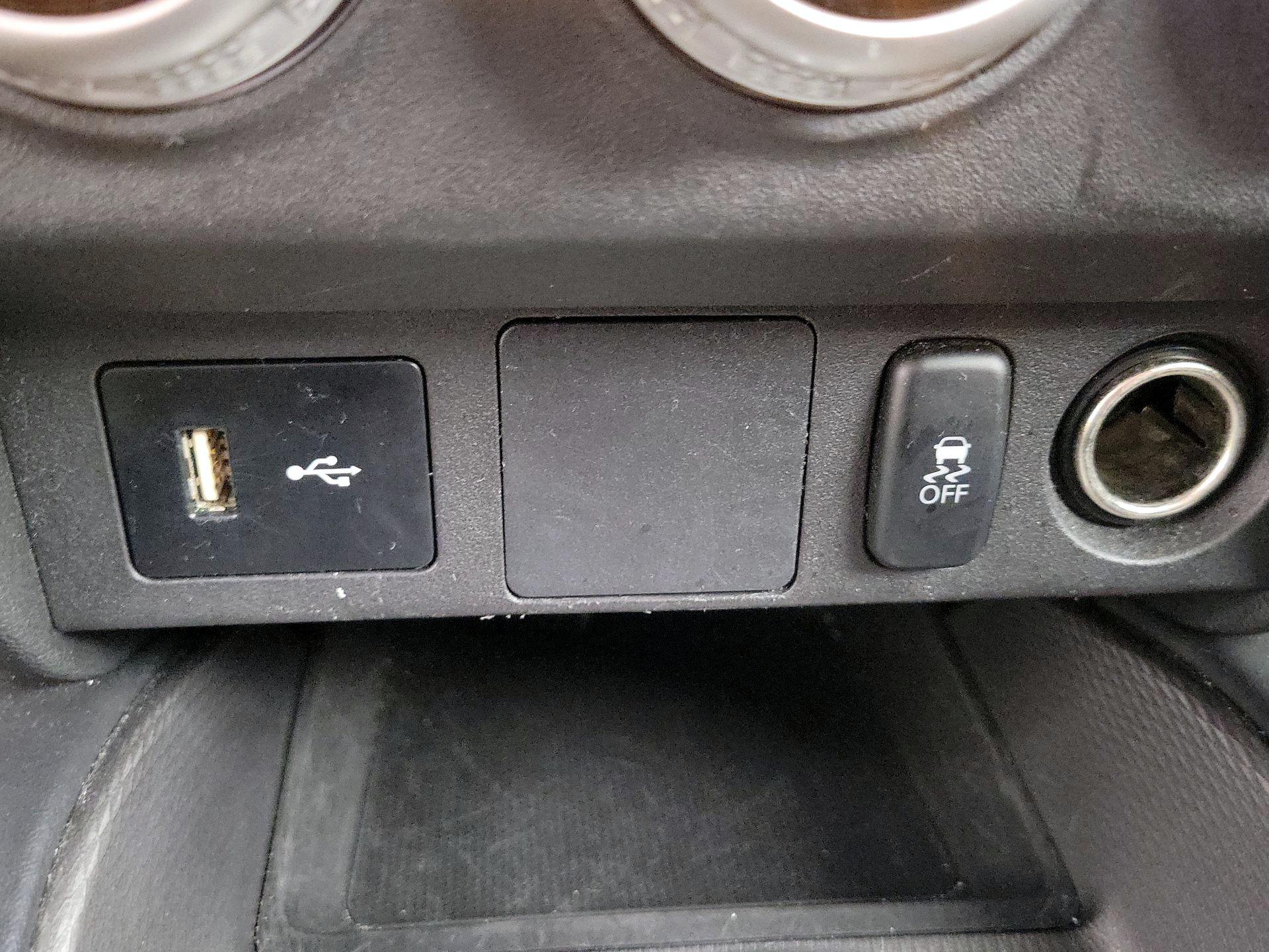 Thumbnail: 2023 Mitsubishi Outlander Sport - 18