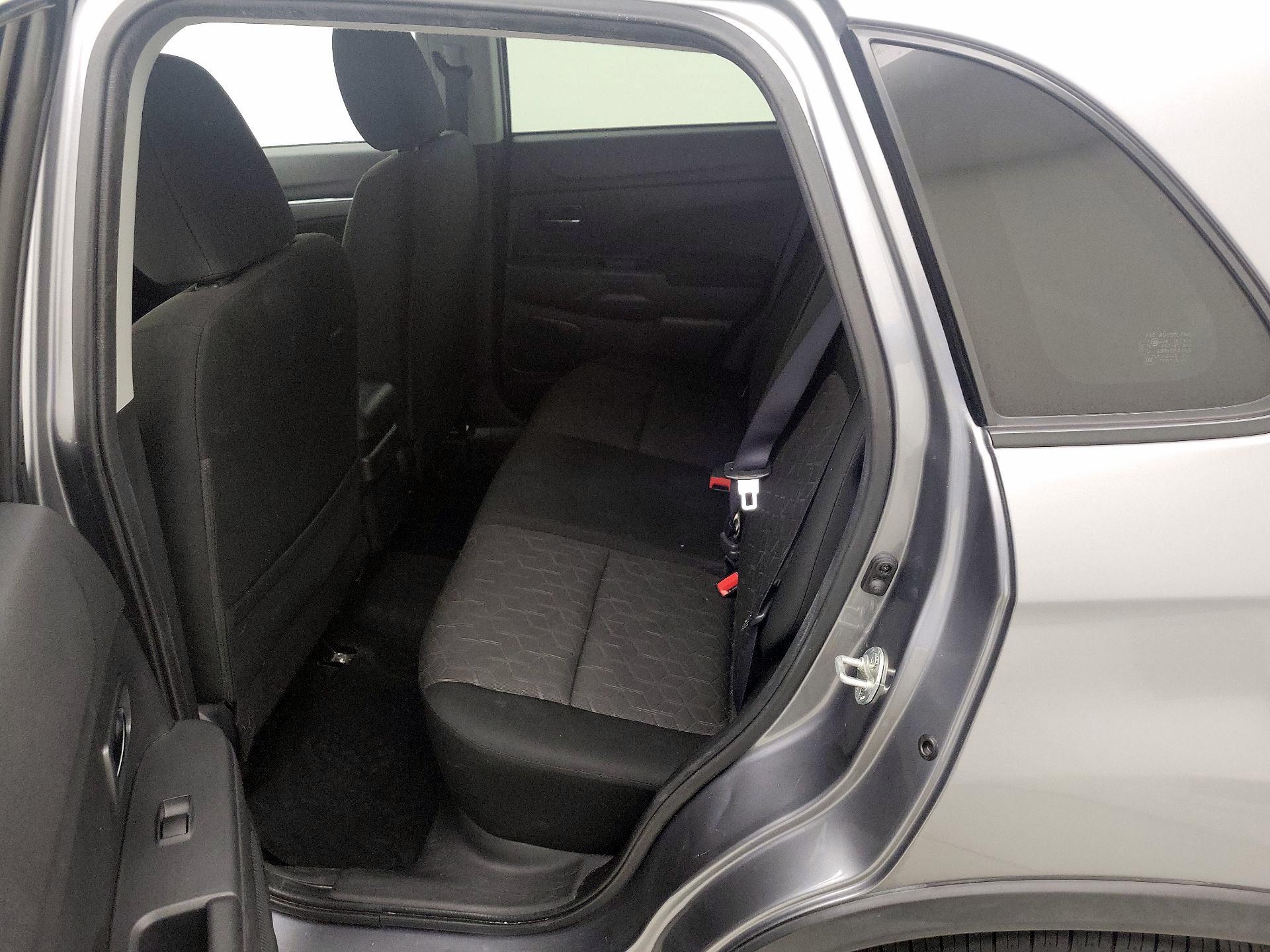 Thumbnail: 2023 Mitsubishi Outlander Sport - 19