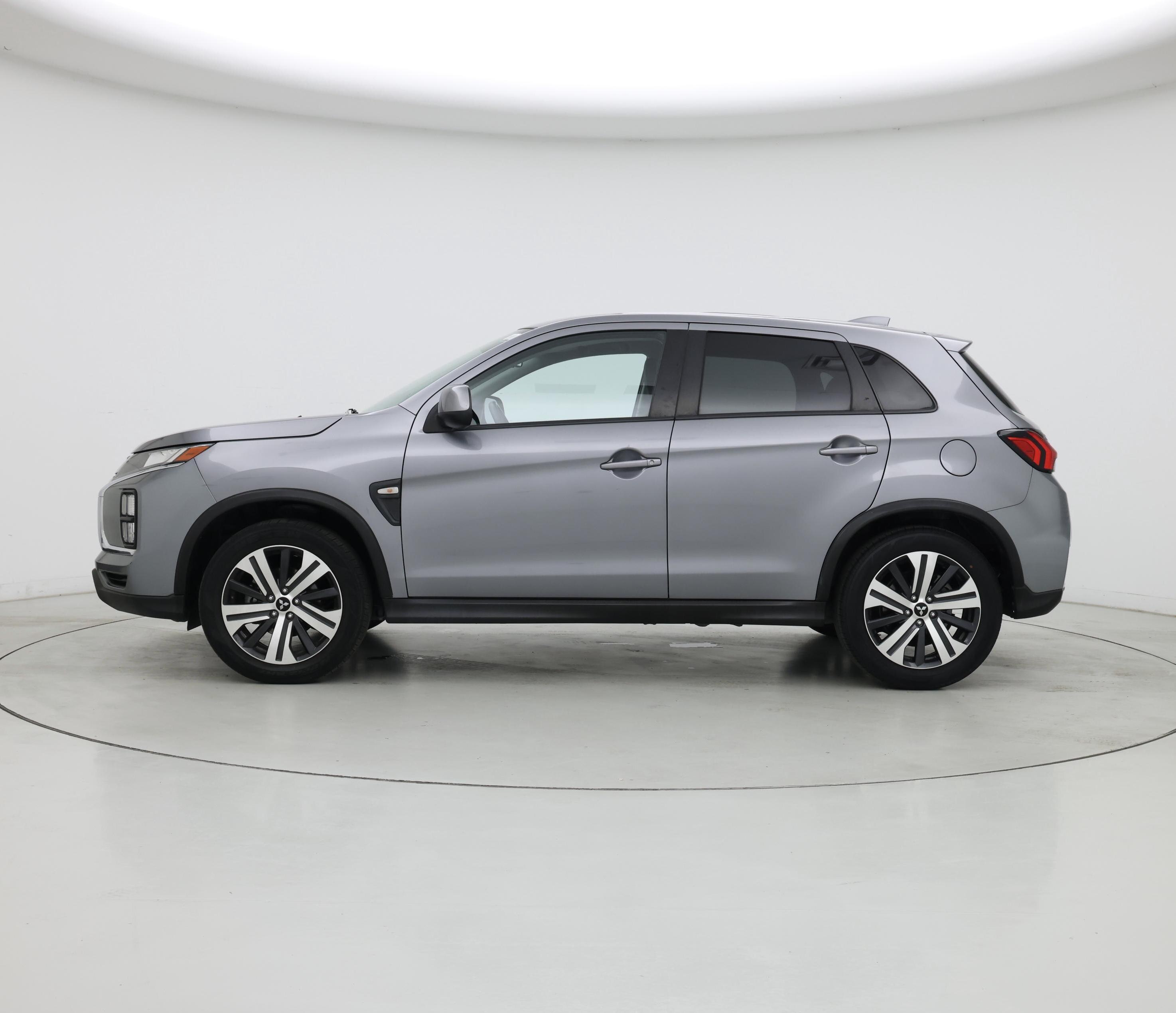 Thumbnail: 2023 Mitsubishi Outlander Sport - 3