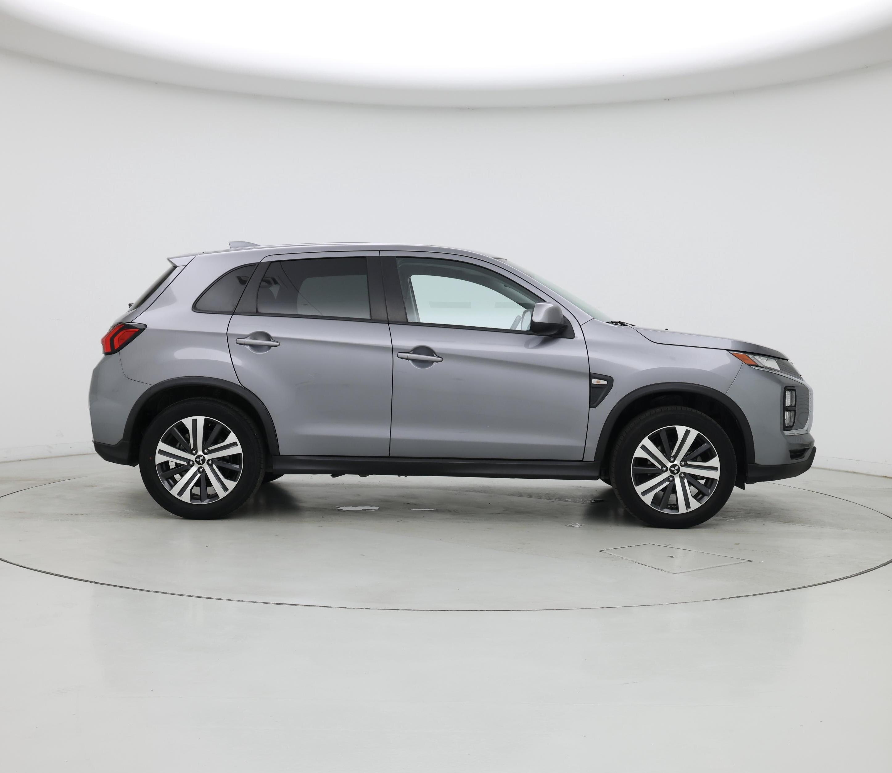 Thumbnail: 2023 Mitsubishi Outlander Sport - 7