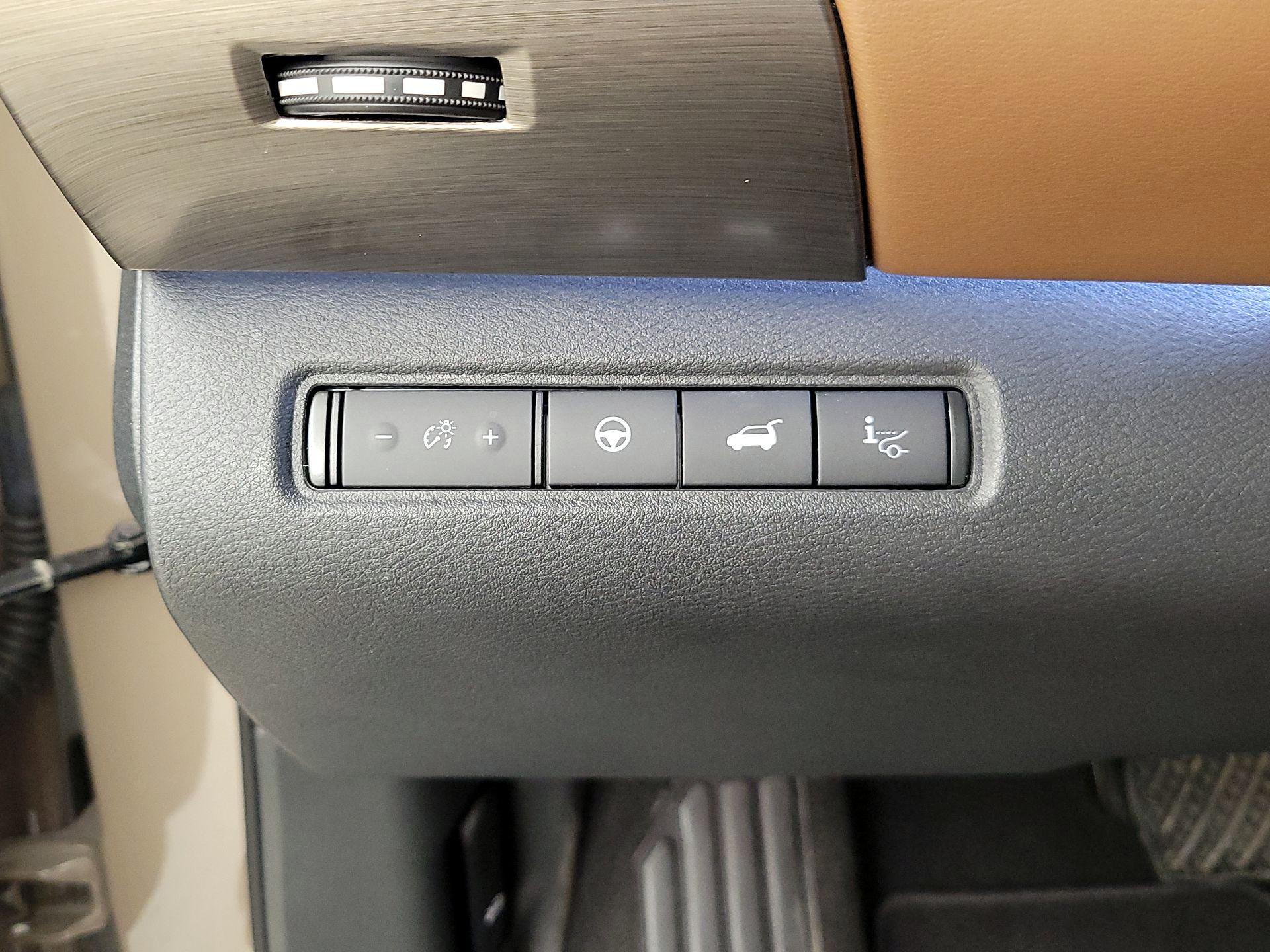 Thumbnail: 2023 Nissan Pathfinder - 13