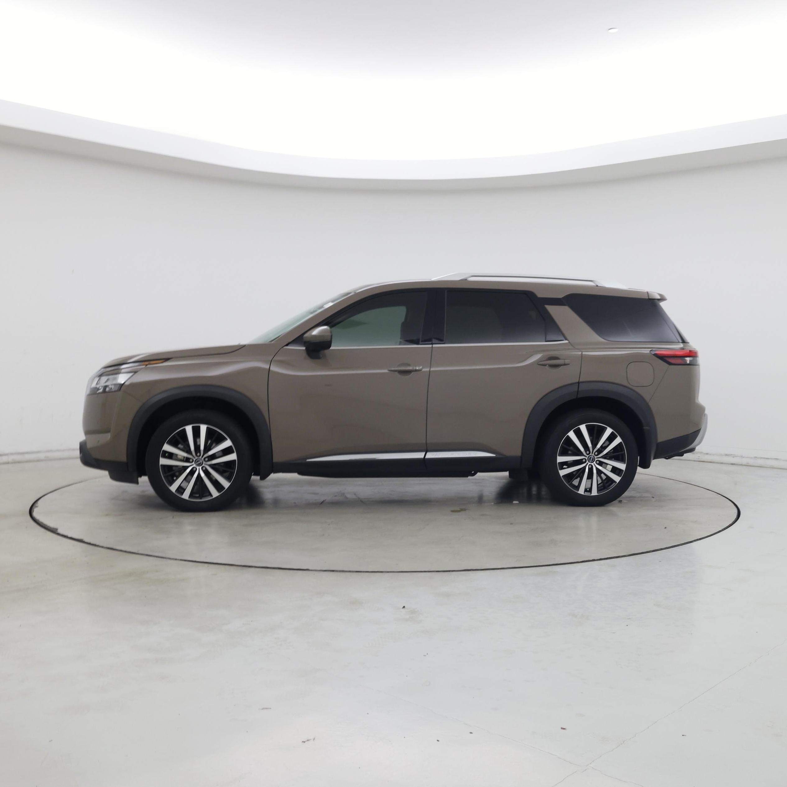 Thumbnail: 2023 Nissan Pathfinder - 3