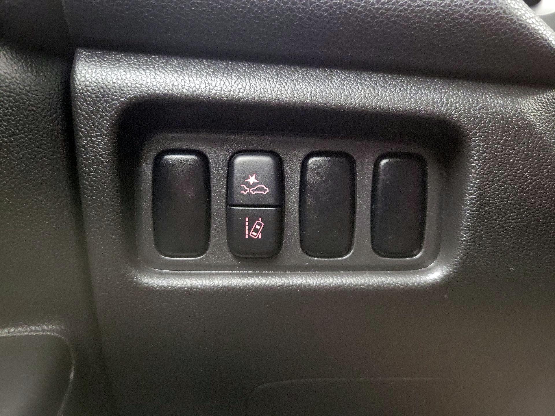 Thumbnail: 2023 Mitsubishi Outlander Sport - 13